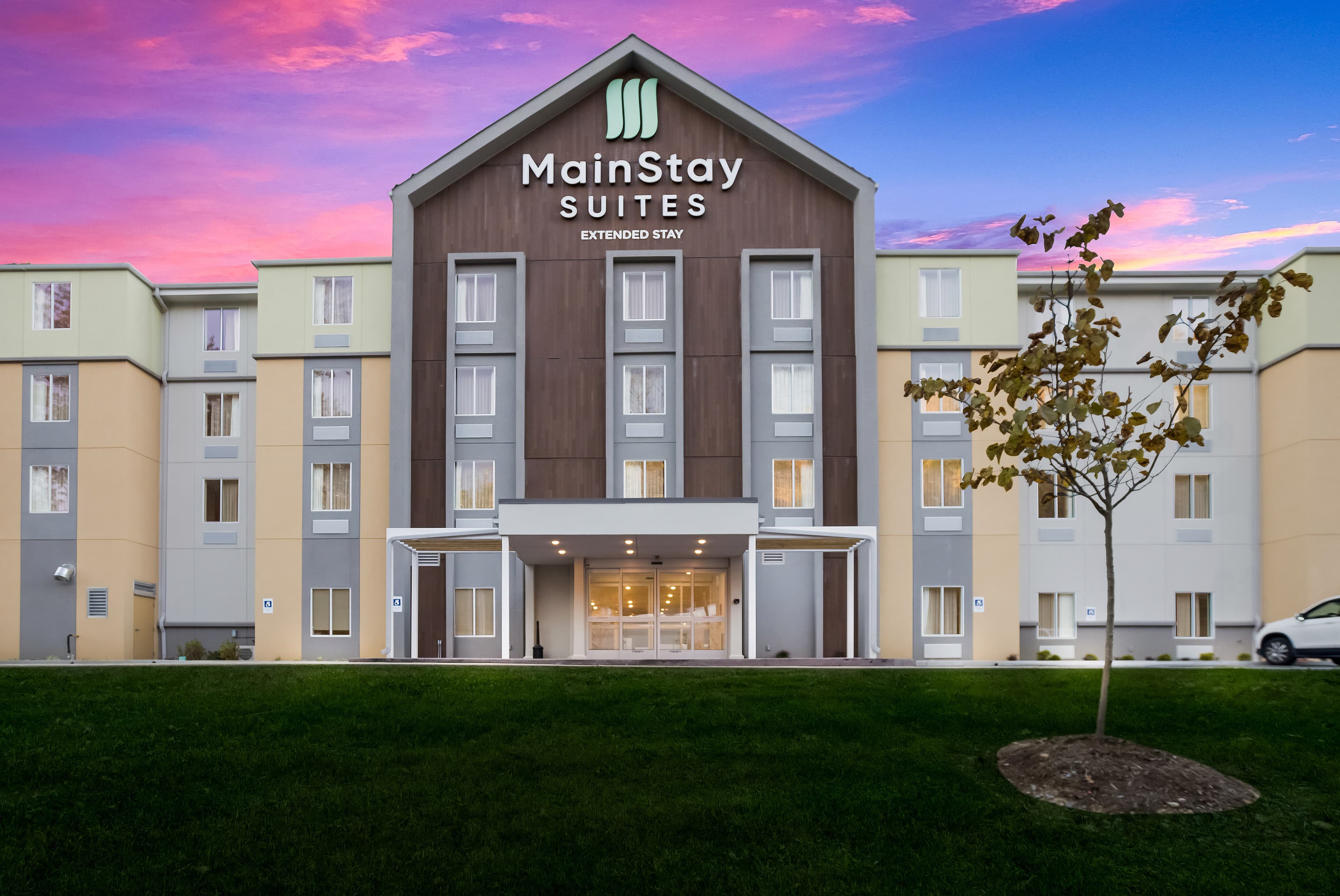 MainStay Suites Gatlinburg Downtown Area - Image 1