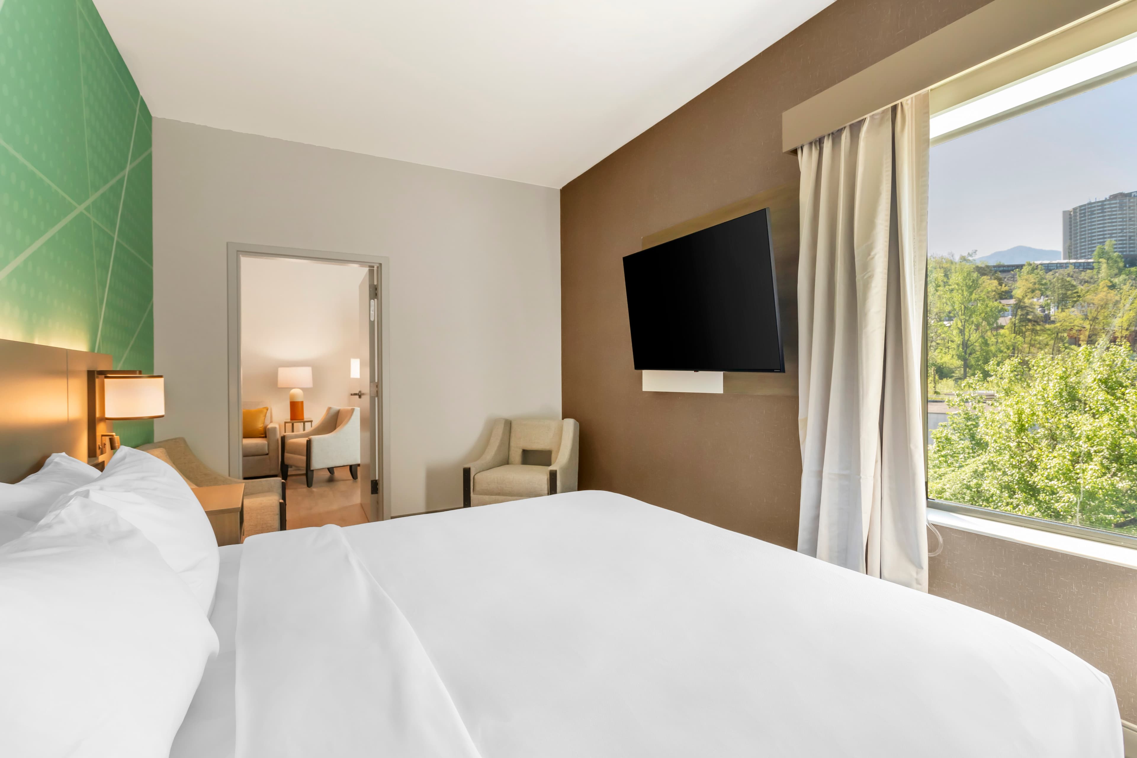 Comfort Suites Gatlinburg Downtown-Convention Center — 28