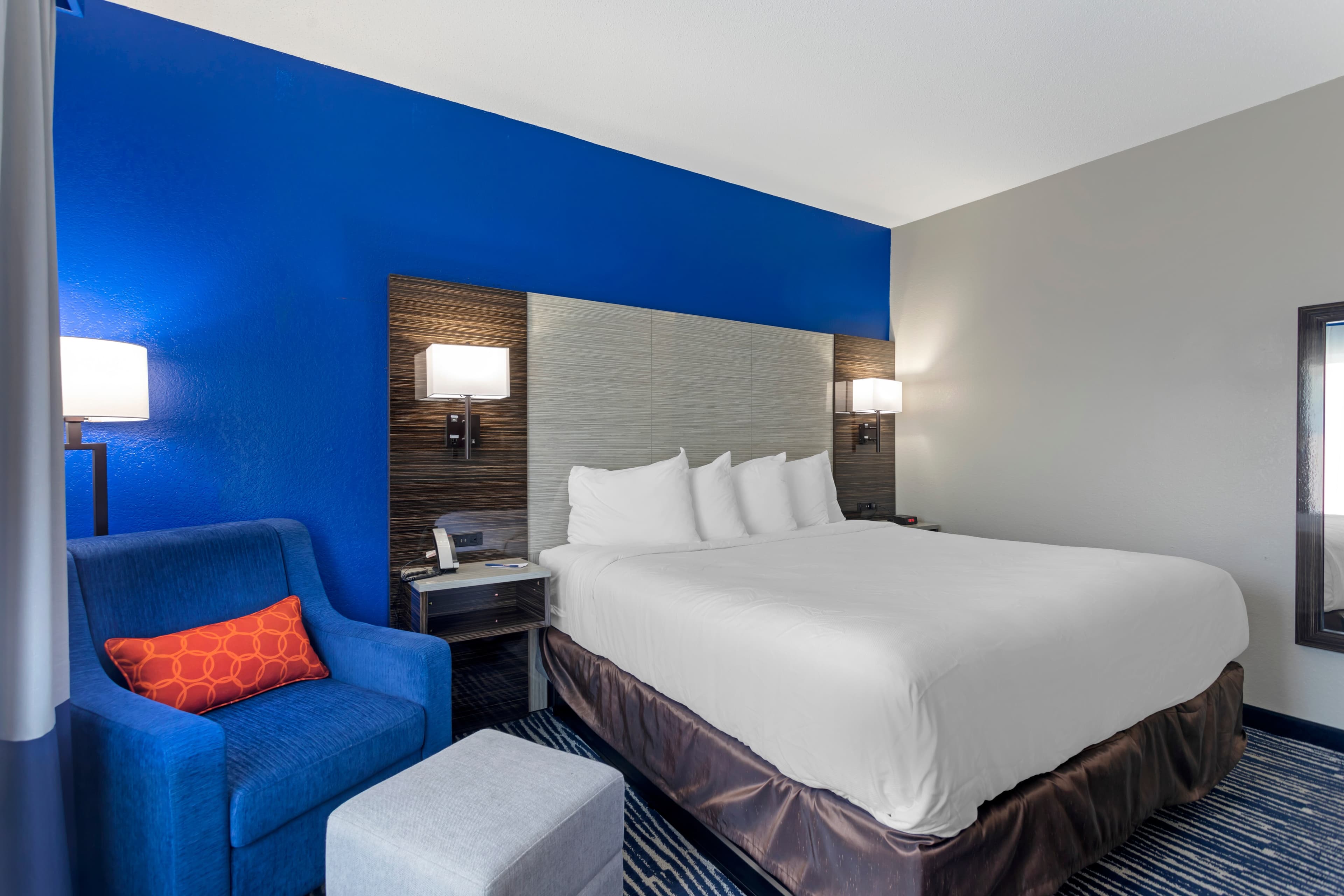 Comfort Inn & Suites Memphis East - Image 4