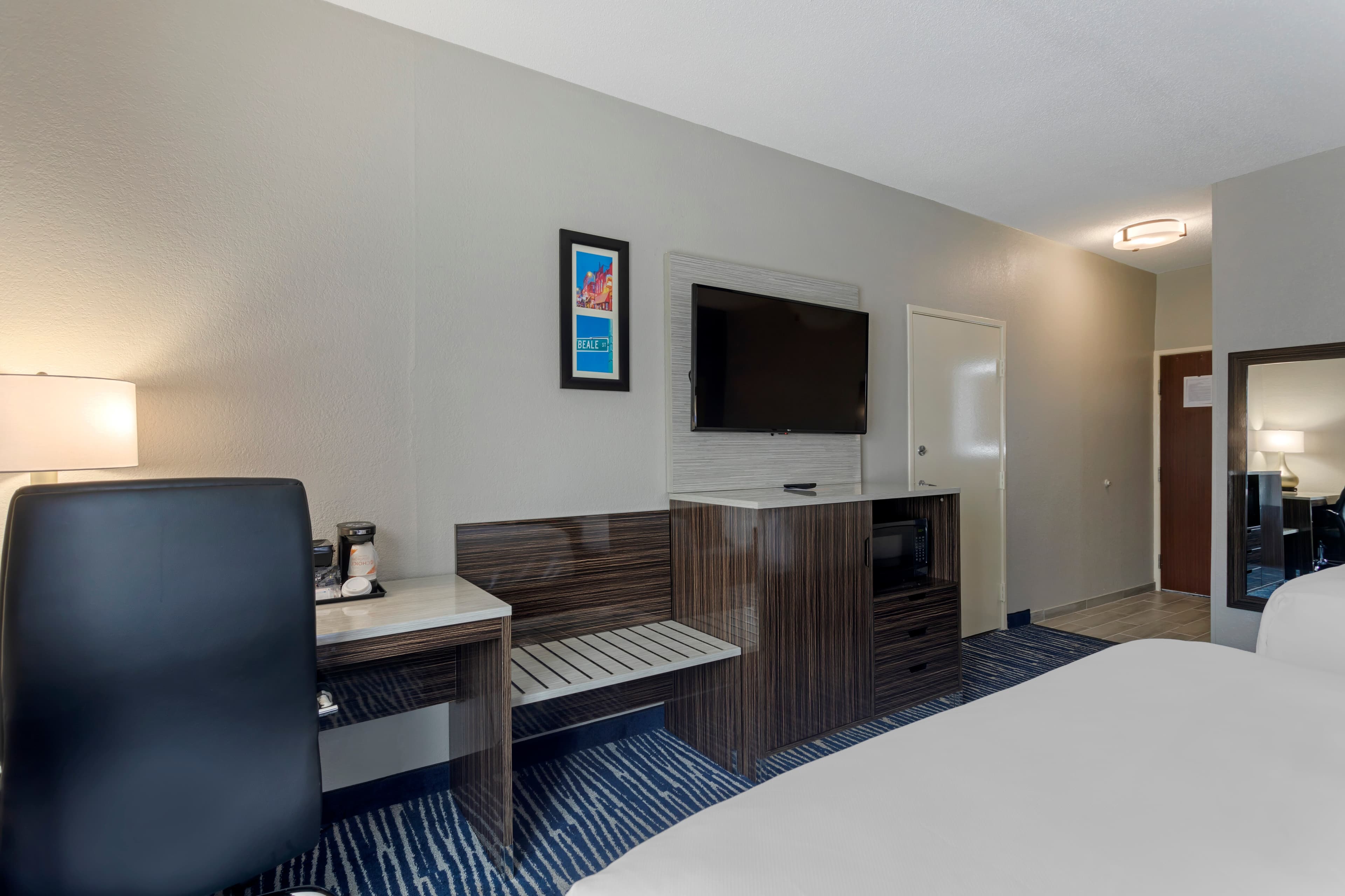 Comfort Inn & Suites Memphis East — 14