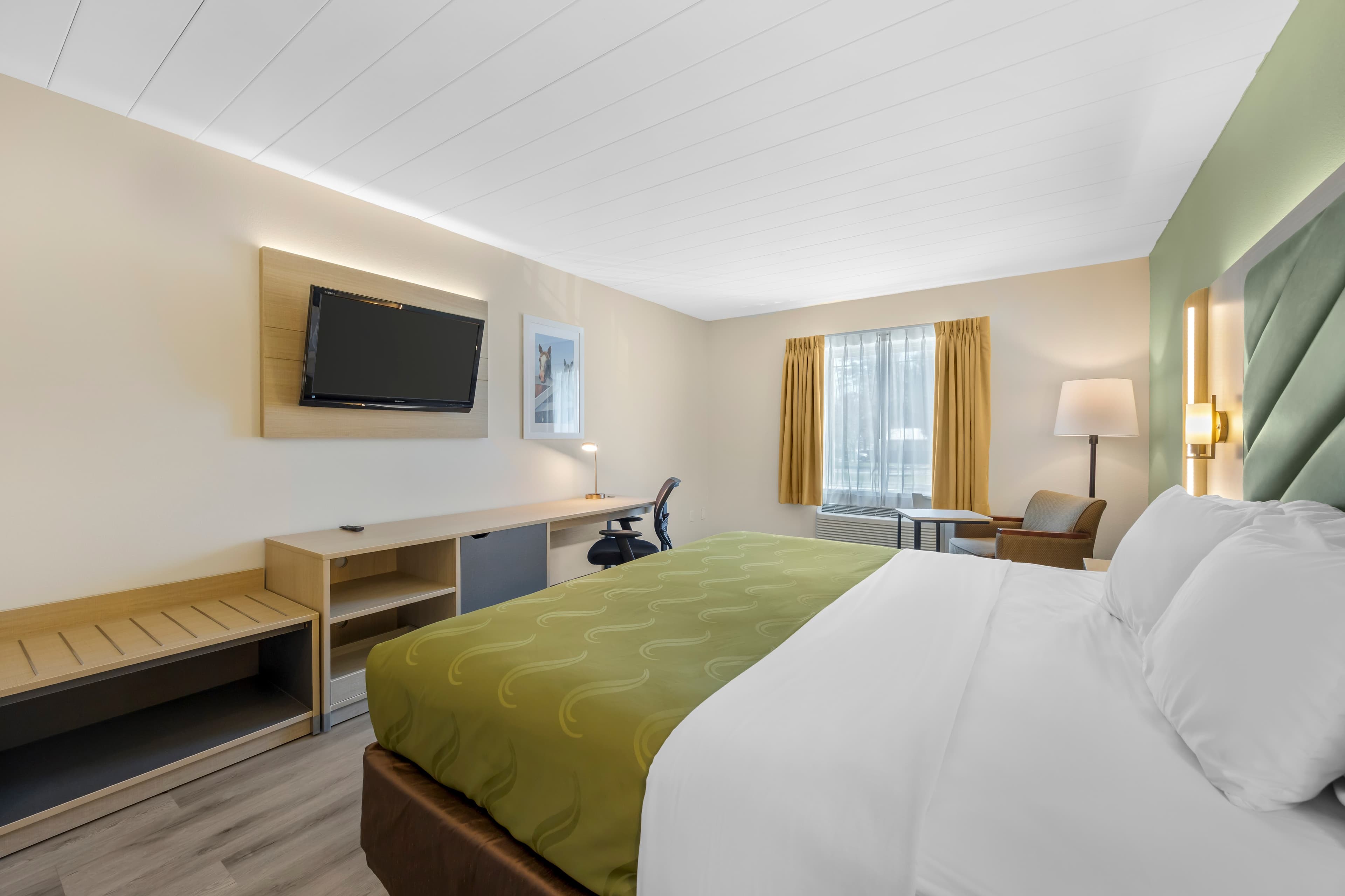 Quality Inn & Suites Monterey I-40 — 10