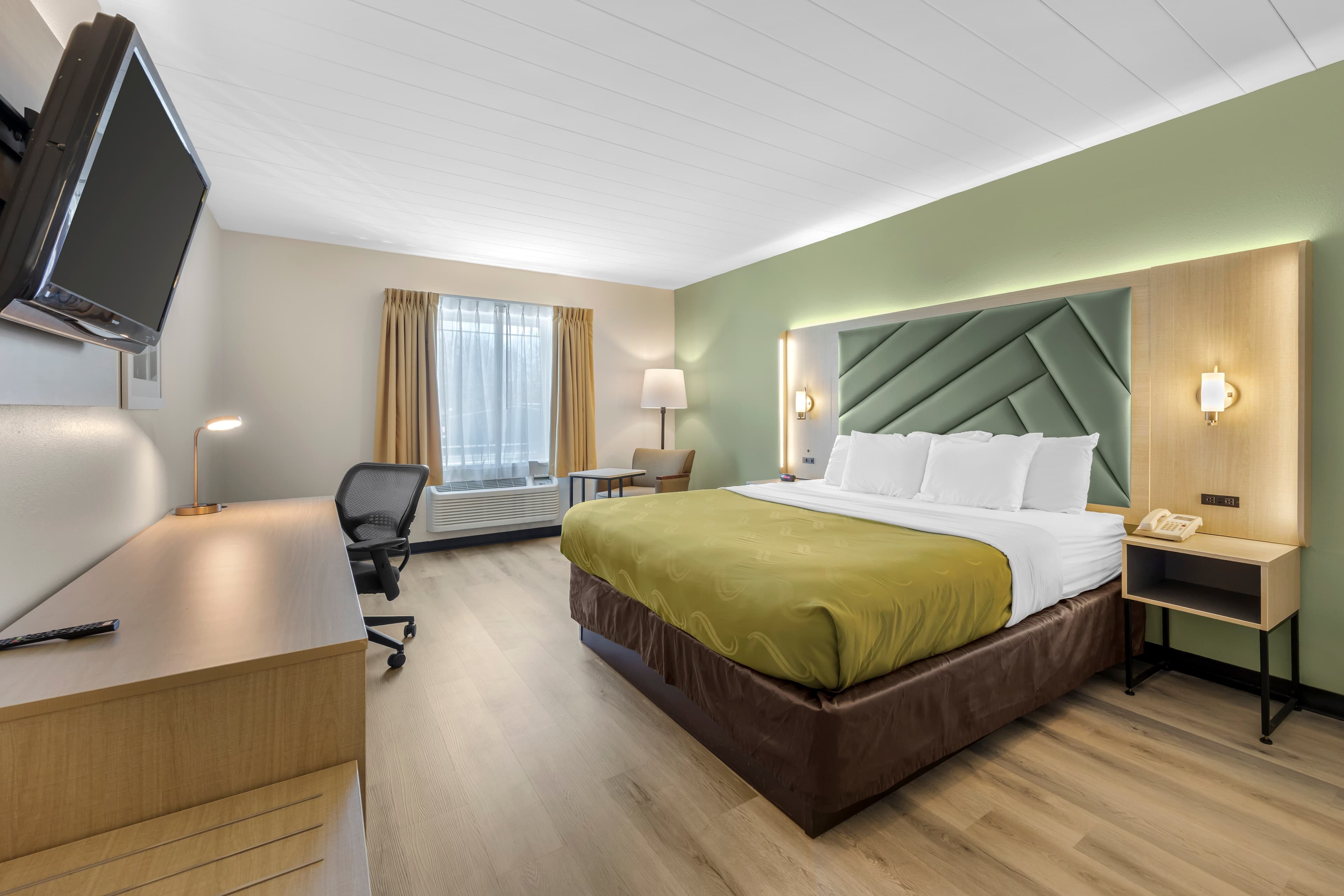 Quality Inn & Suites Monterey I-40 — 11