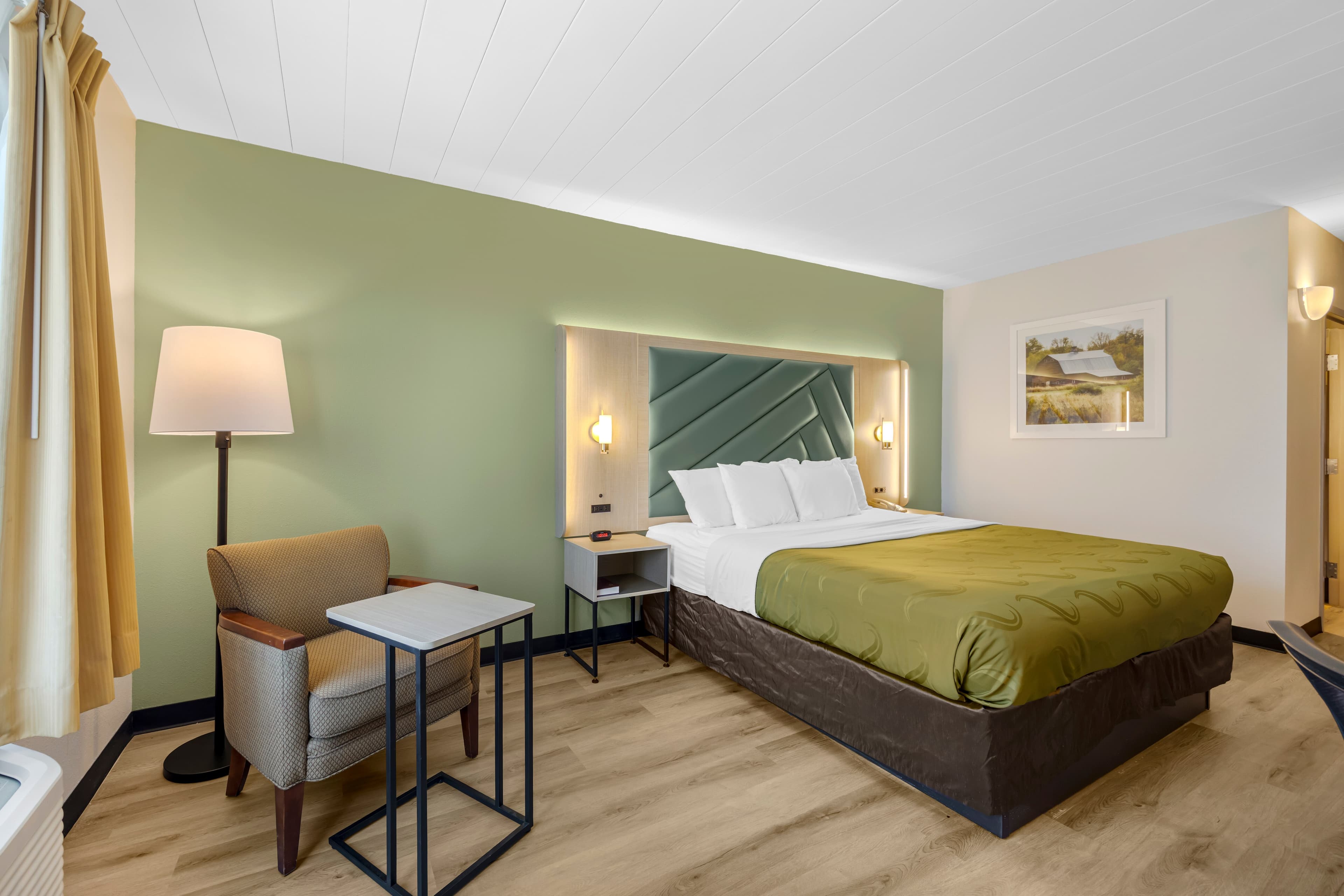 Quality Inn & Suites Monterey I-40 — 12