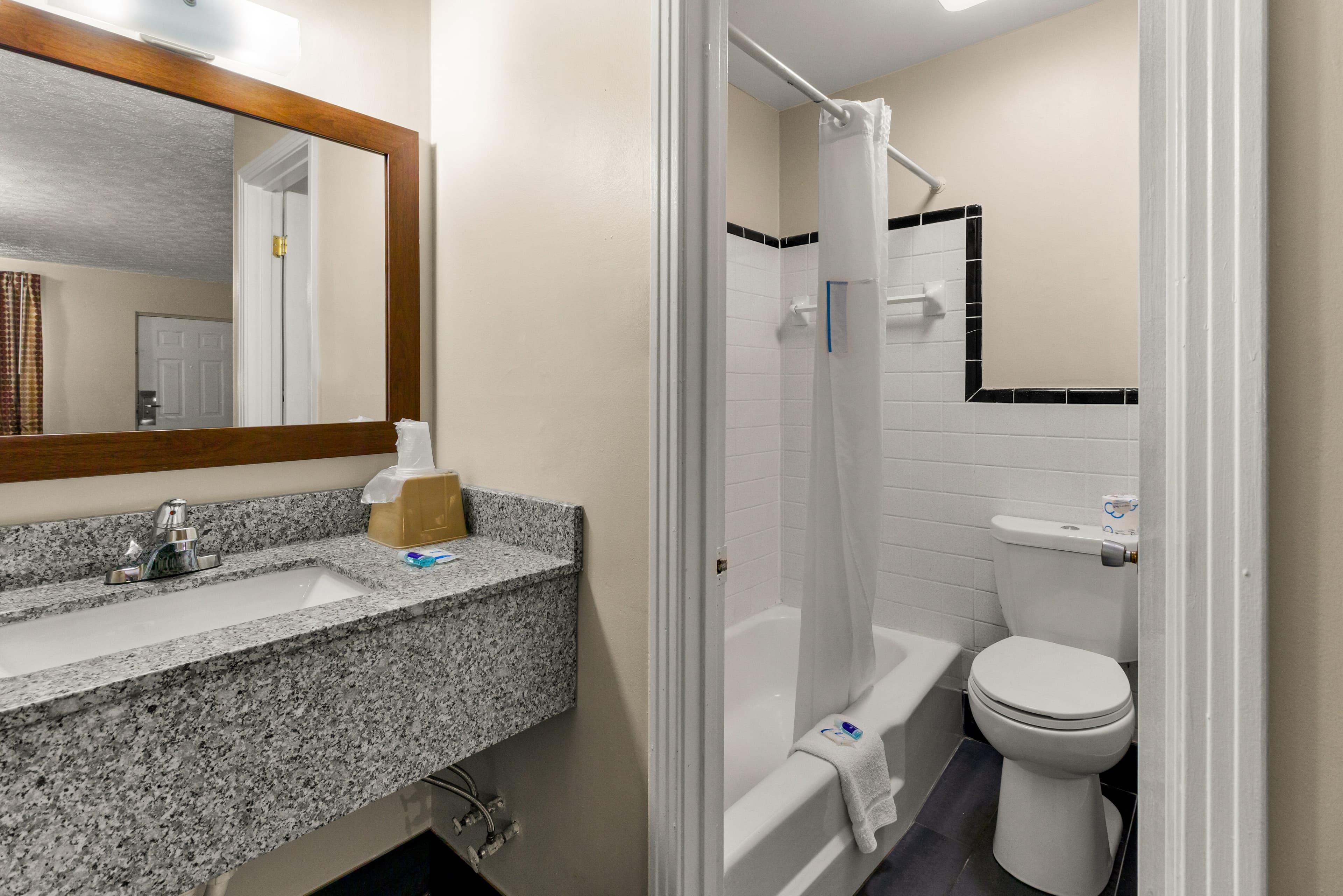 Rodeway Inn Dickson — 23
