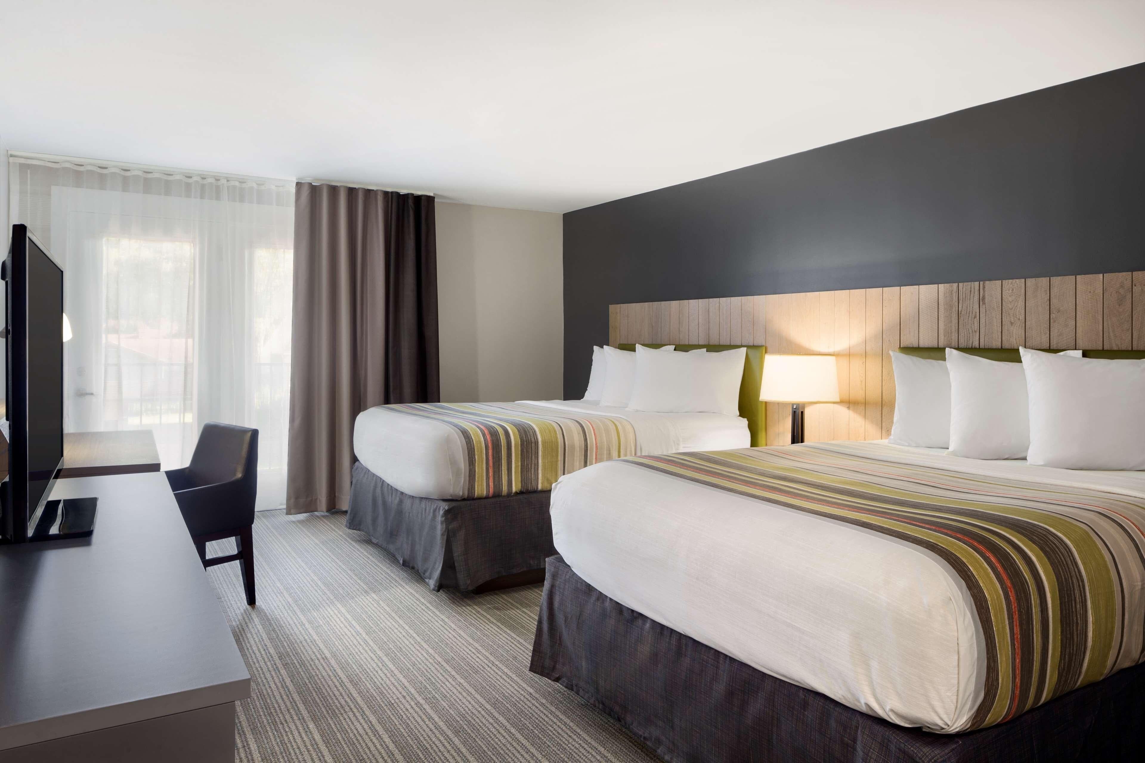 Country Inn & Suites by Radisson, Gatlinburg, TN - Image 4