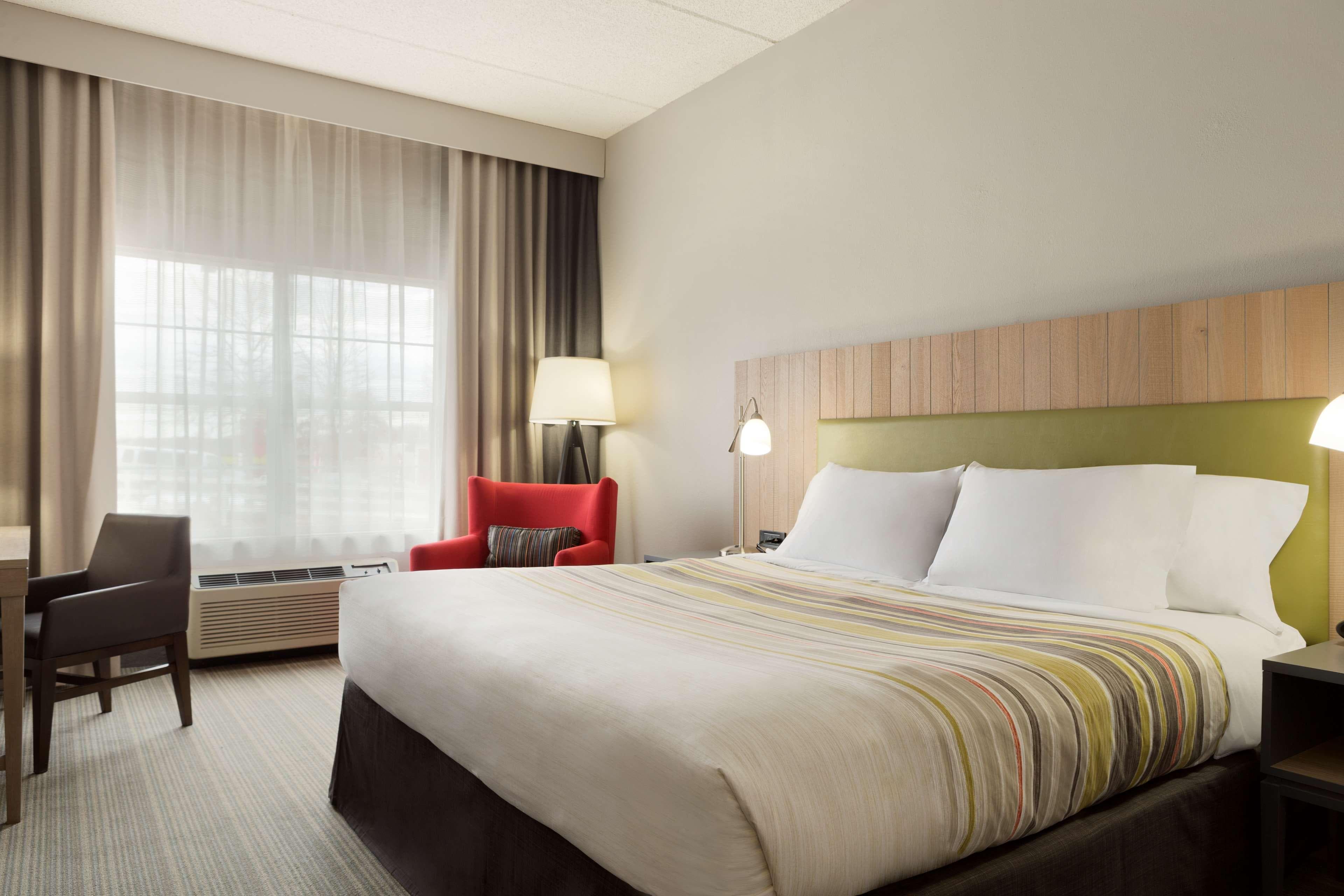Country Inn & Suites by Radisson, Jackson, TN - Image 2