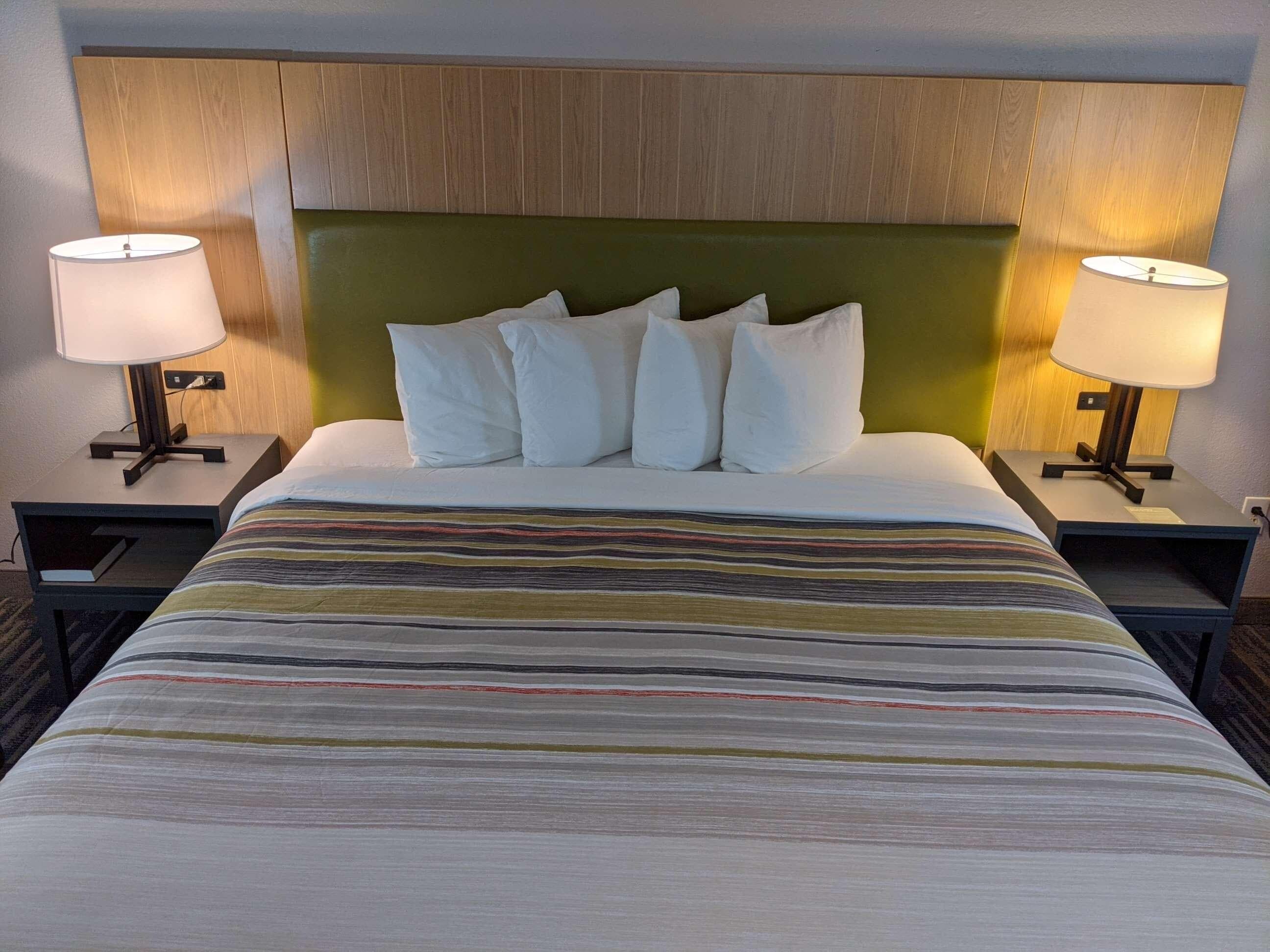Country Inn & Suites by Radisson, Nashville, TN - Image 5