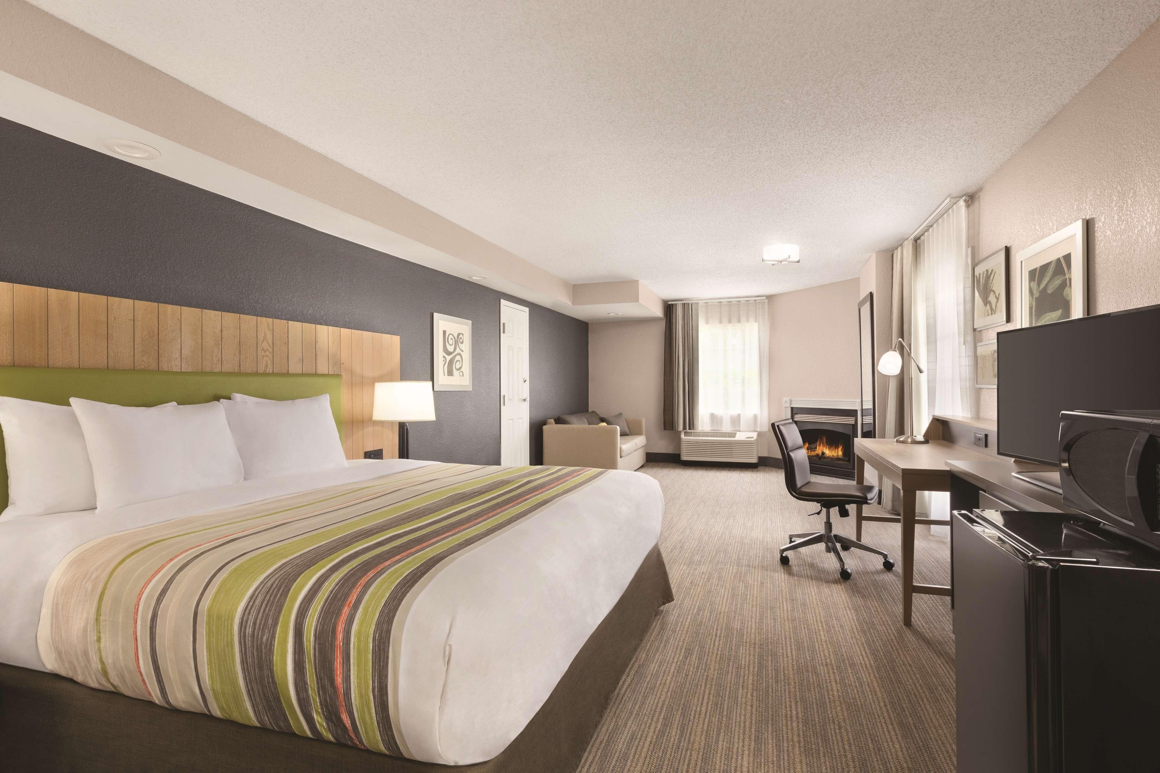 Country Inn & Suites by Radisson, Pigeon Forge South, TN - Image 3
