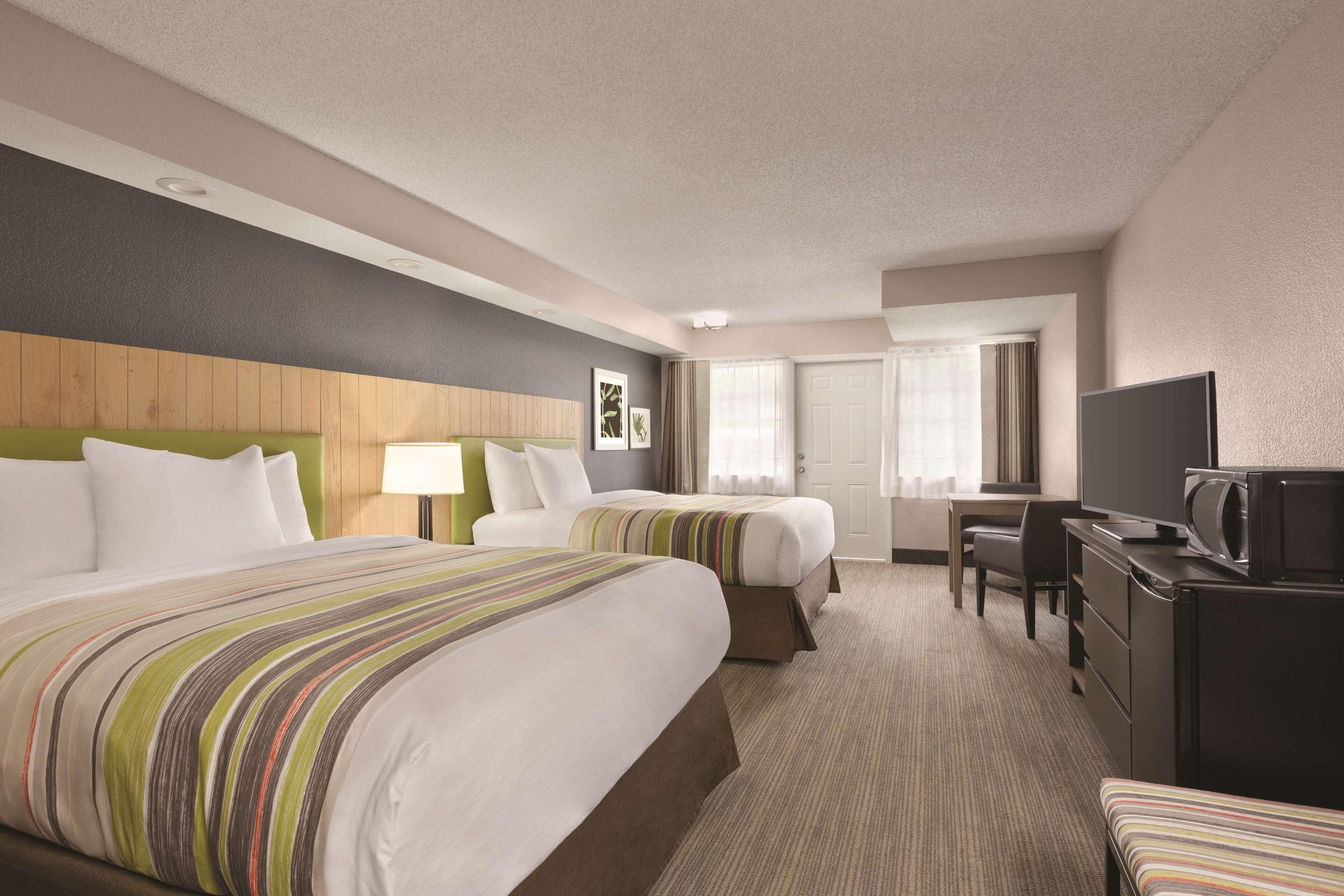 Country Inn & Suites by Radisson, Pigeon Forge South, TN — 10