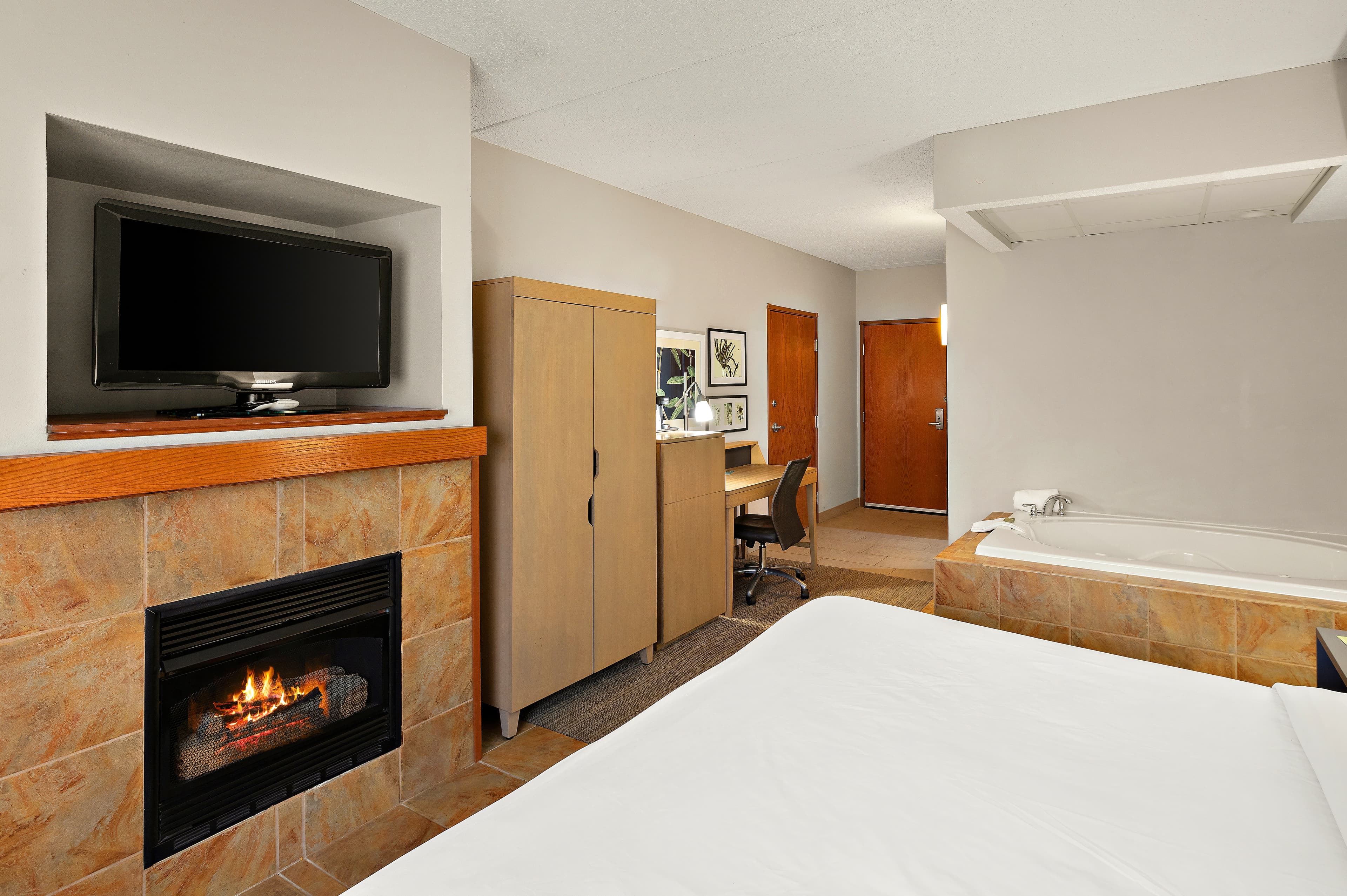 Country Inn & Suites by Radisson, Jonesborough-Johnson City West, TN — 7