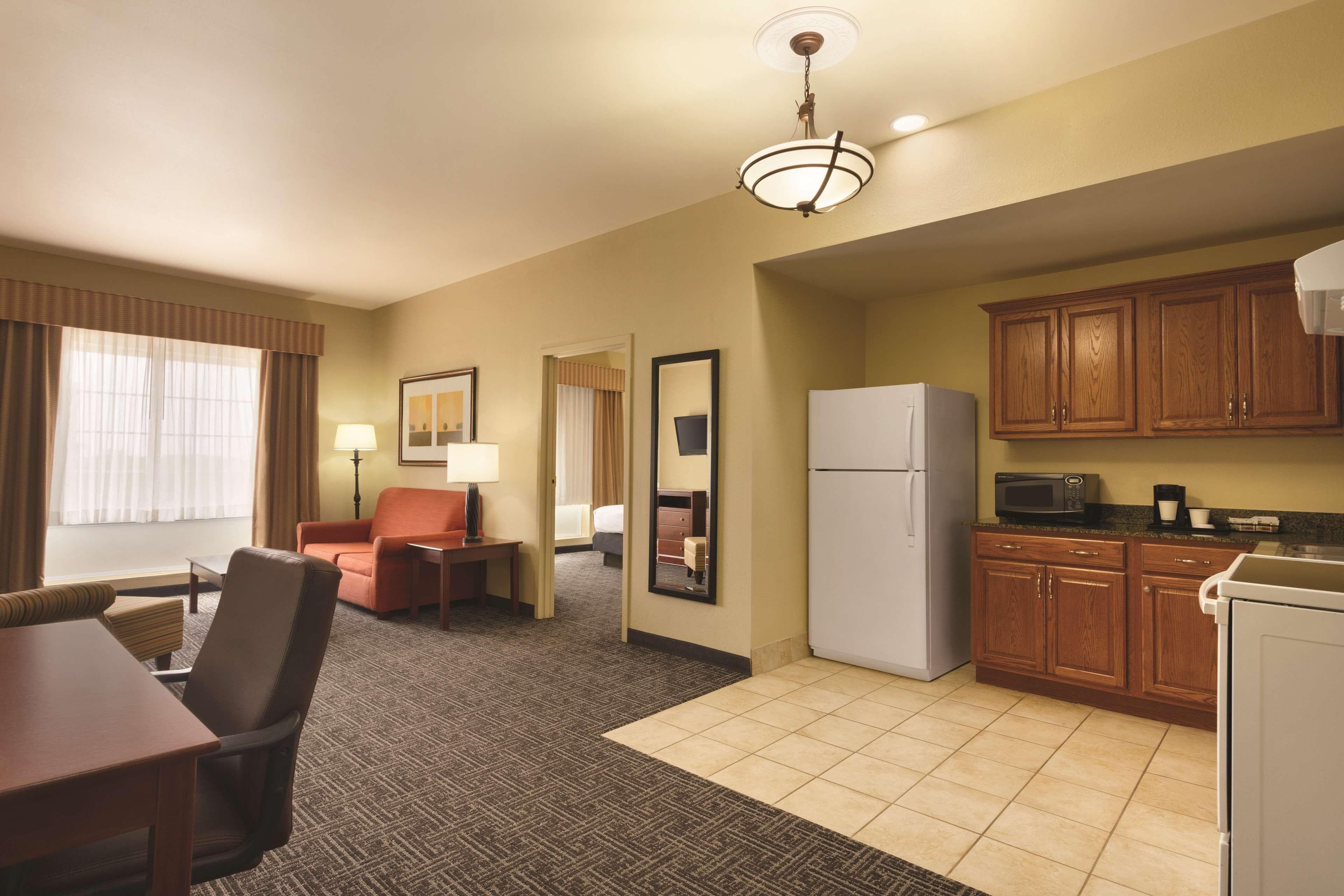 Country Inn & Suites by Radisson, Goodlettsville, TN — 8