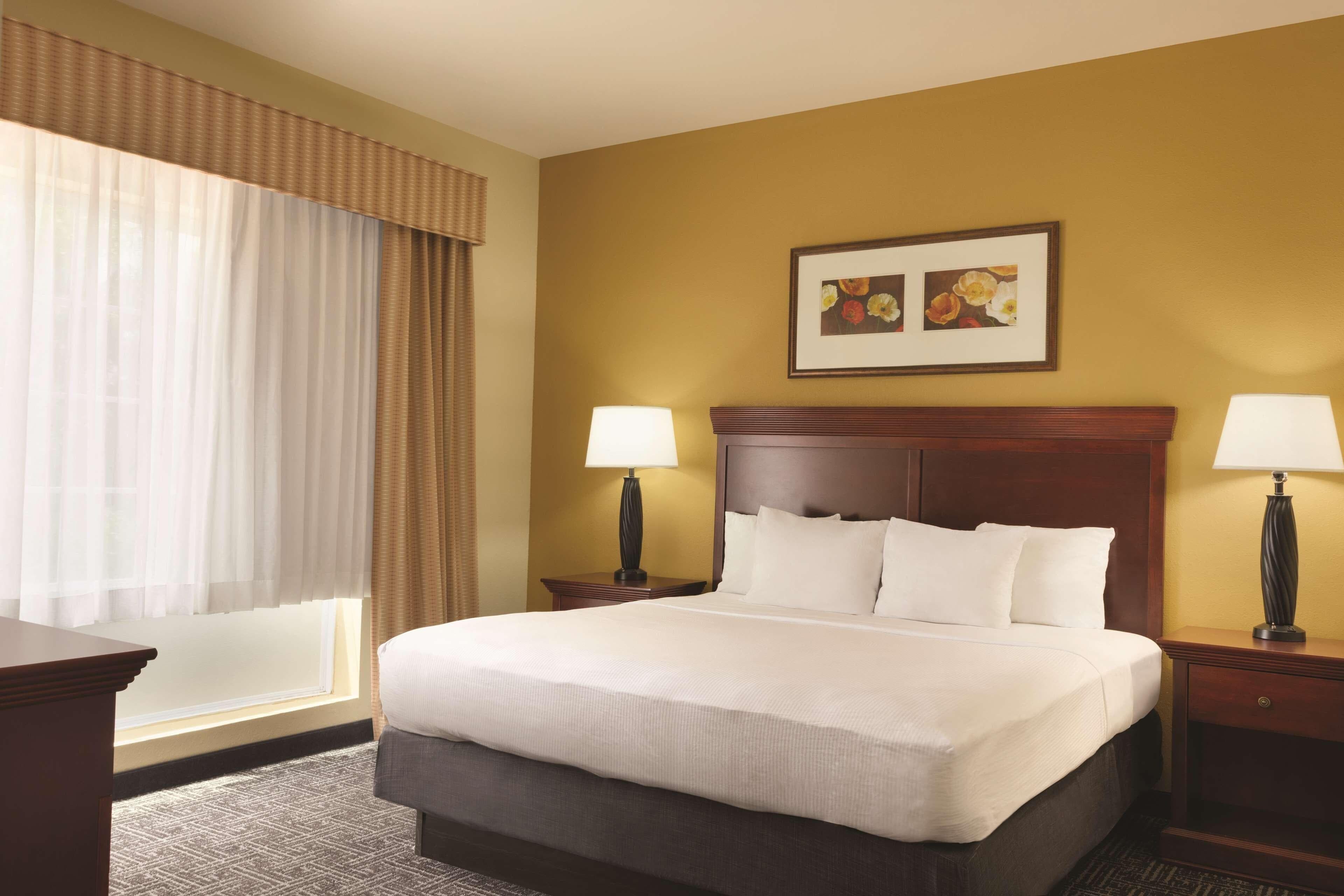 Country Inn & Suites by Radisson, Goodlettsville, TN - Image 3
