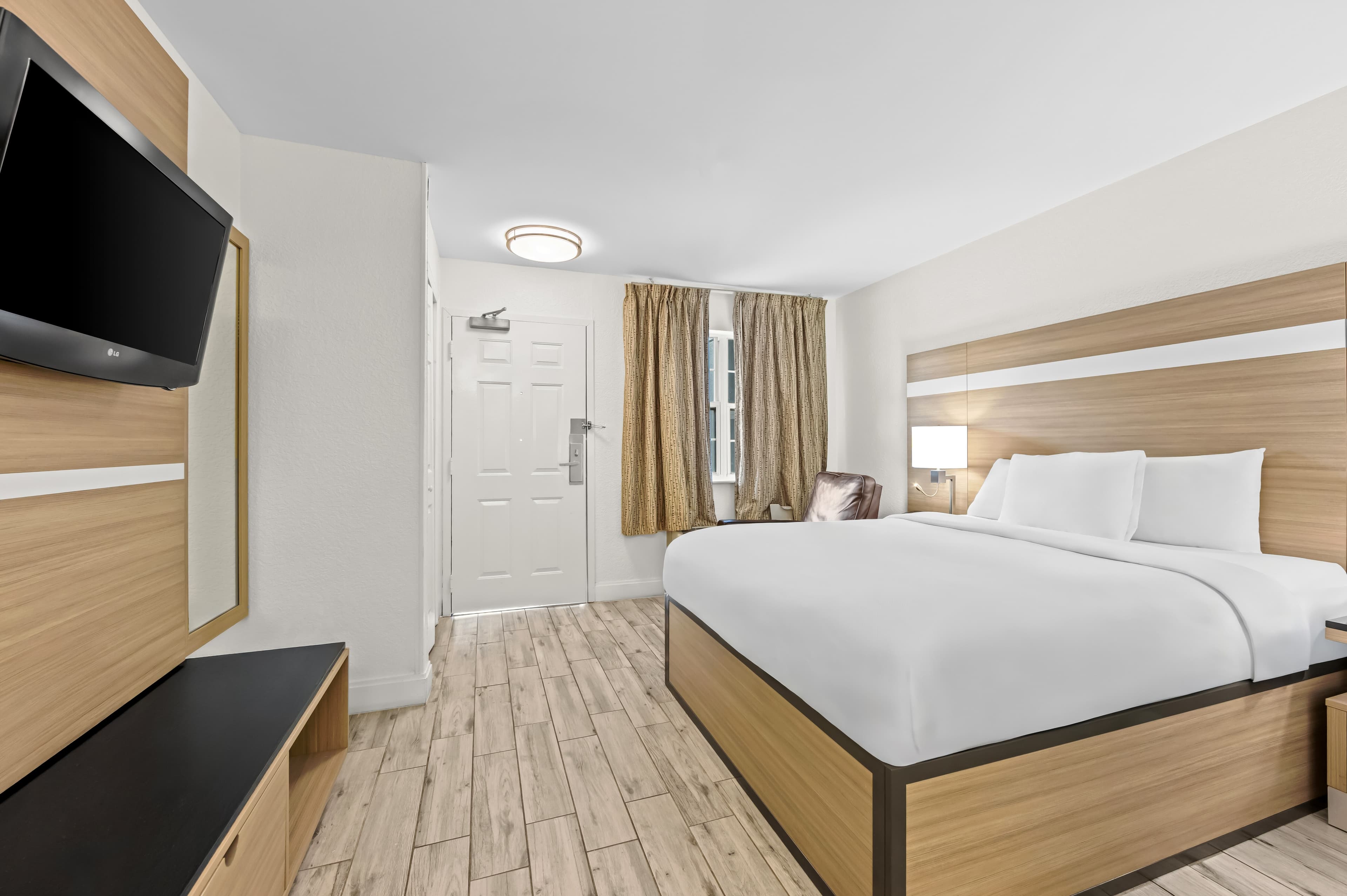 MainStay Suites Knoxville - Cedar Bluff — 12