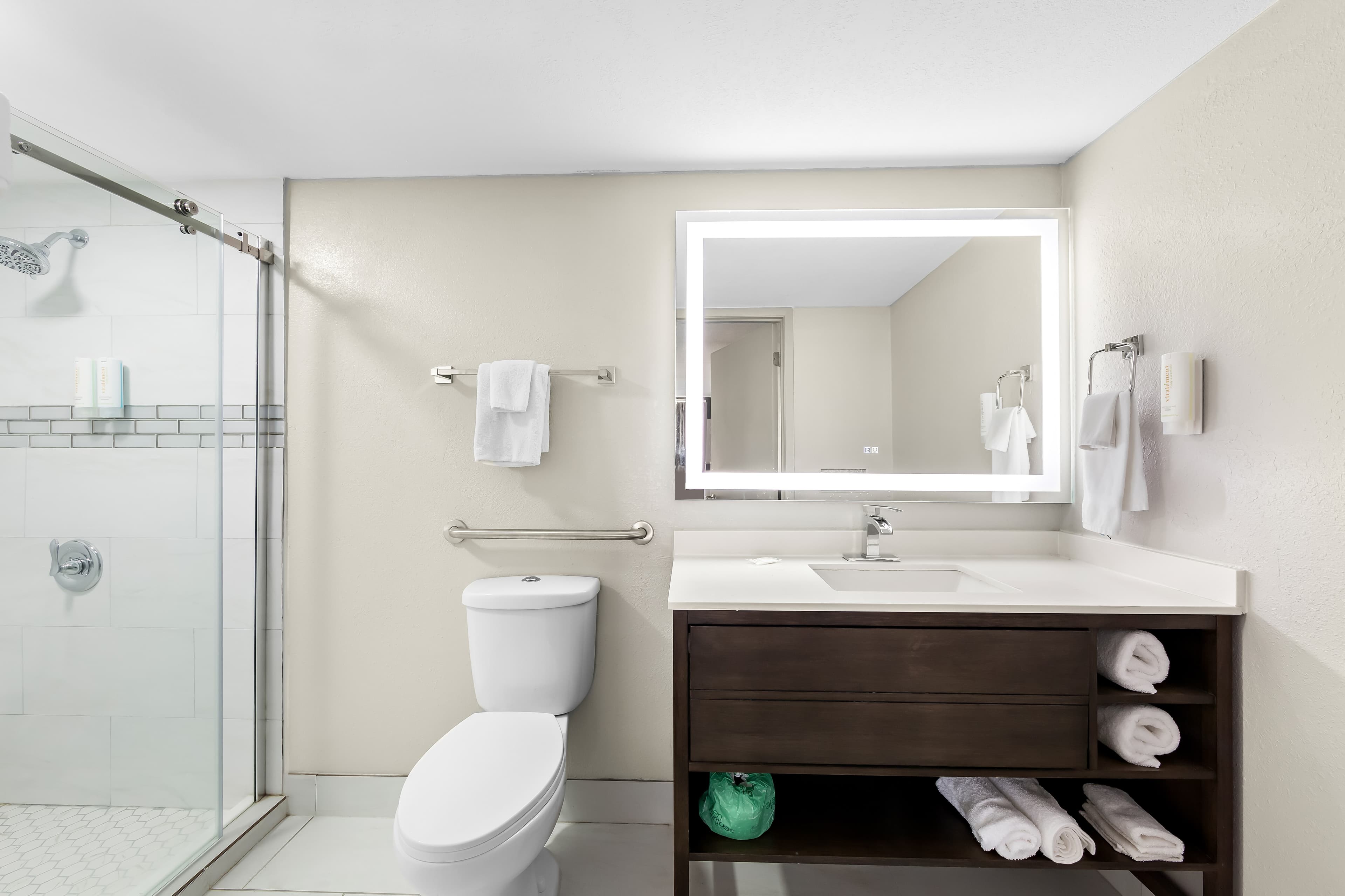 Clarion Inn & Suites near the Leconte Center Pigeon Forge — 8