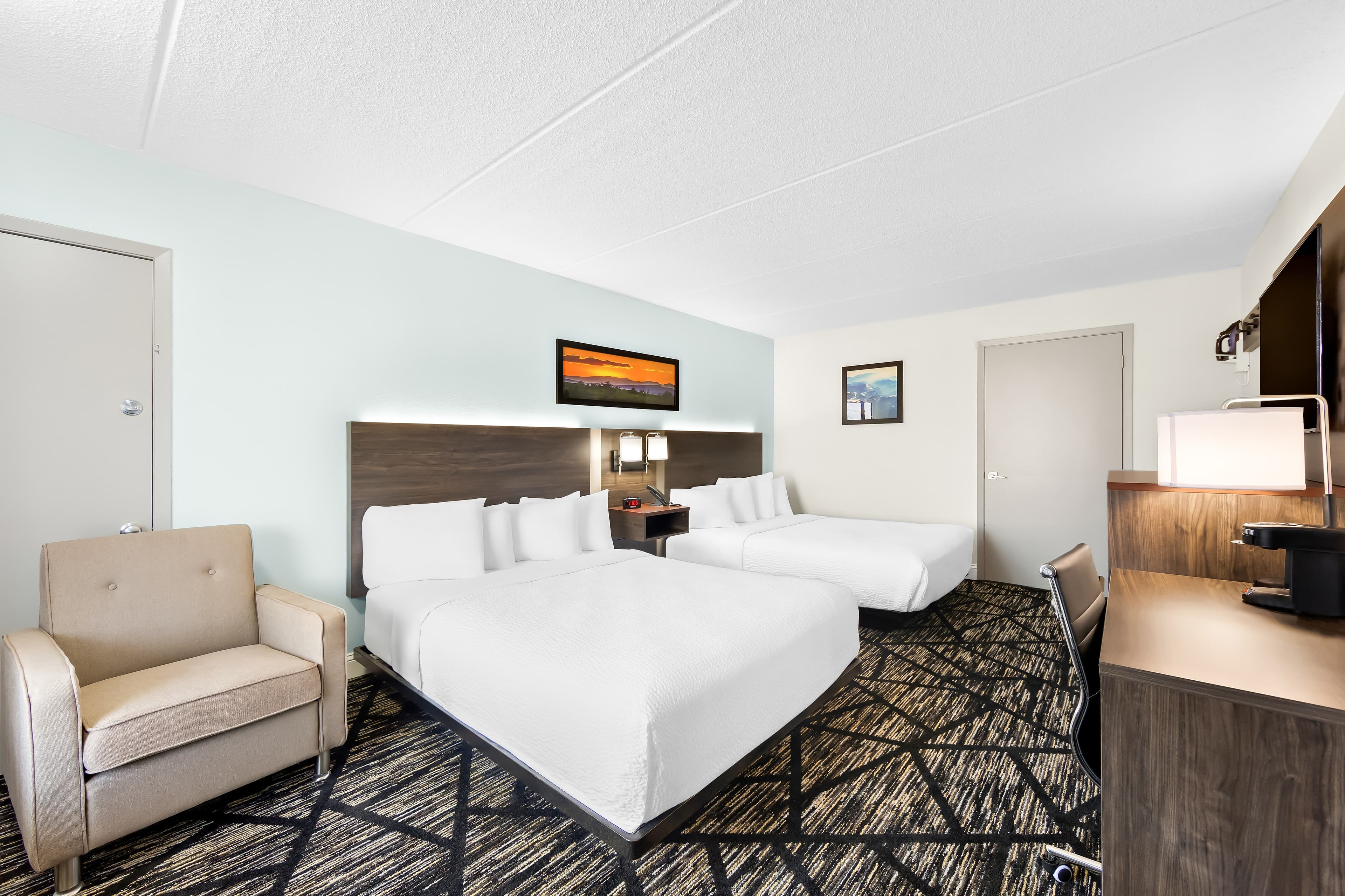 Clarion Inn & Suites near the Leconte Center Pigeon Forge — 12