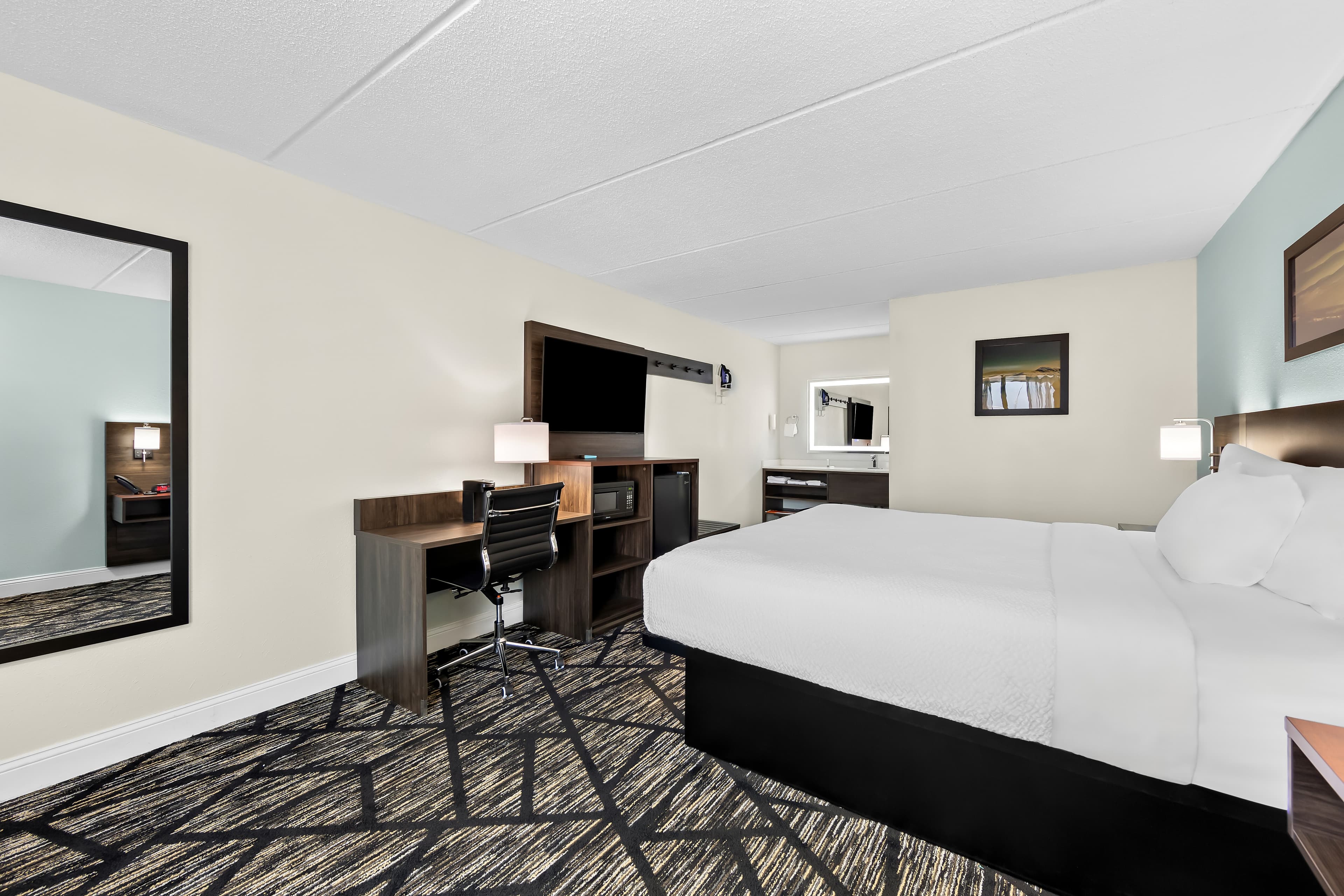 Clarion Inn & Suites near the Leconte Center Pigeon Forge — 17