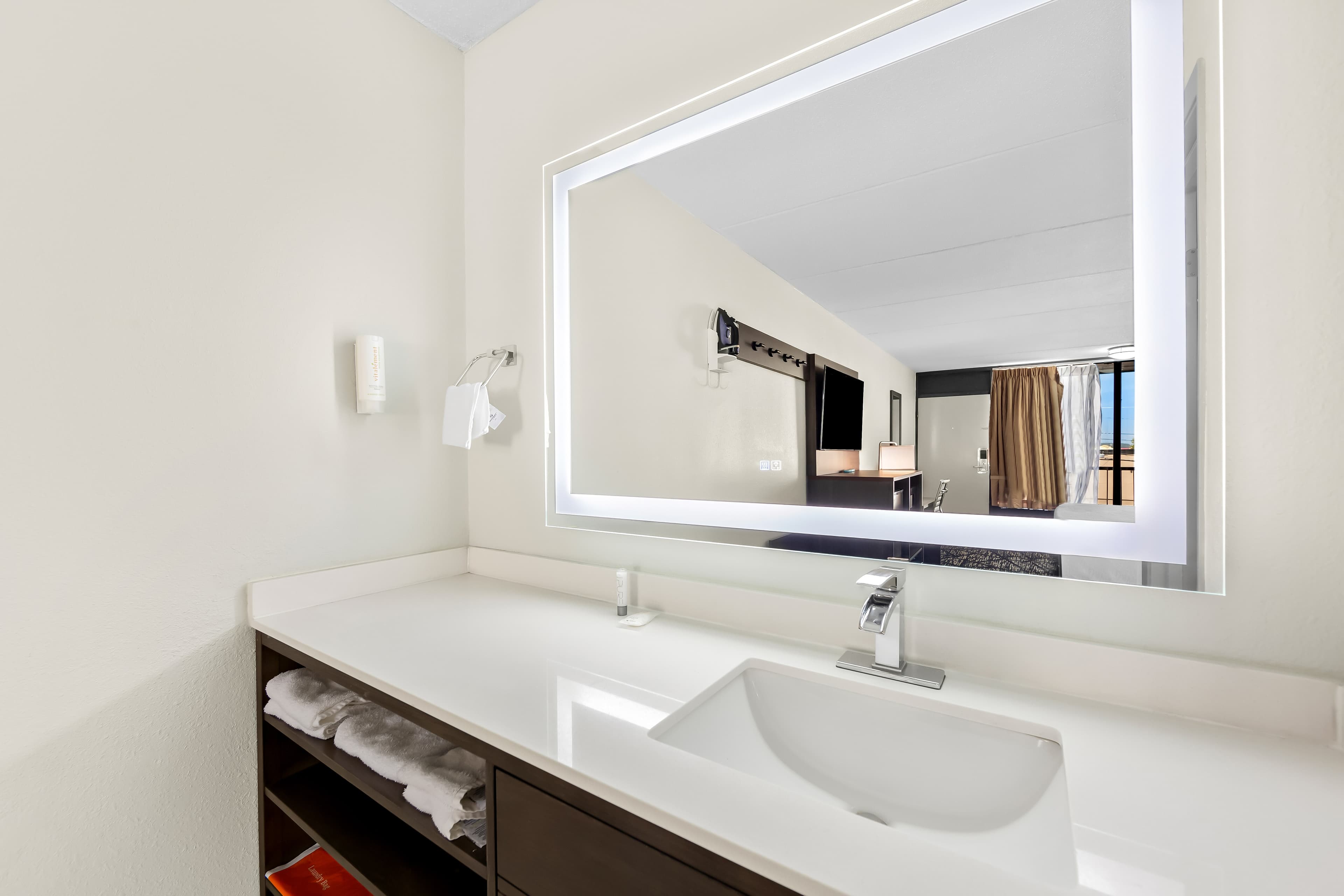 Clarion Inn & Suites near the Leconte Center Pigeon Forge — 19