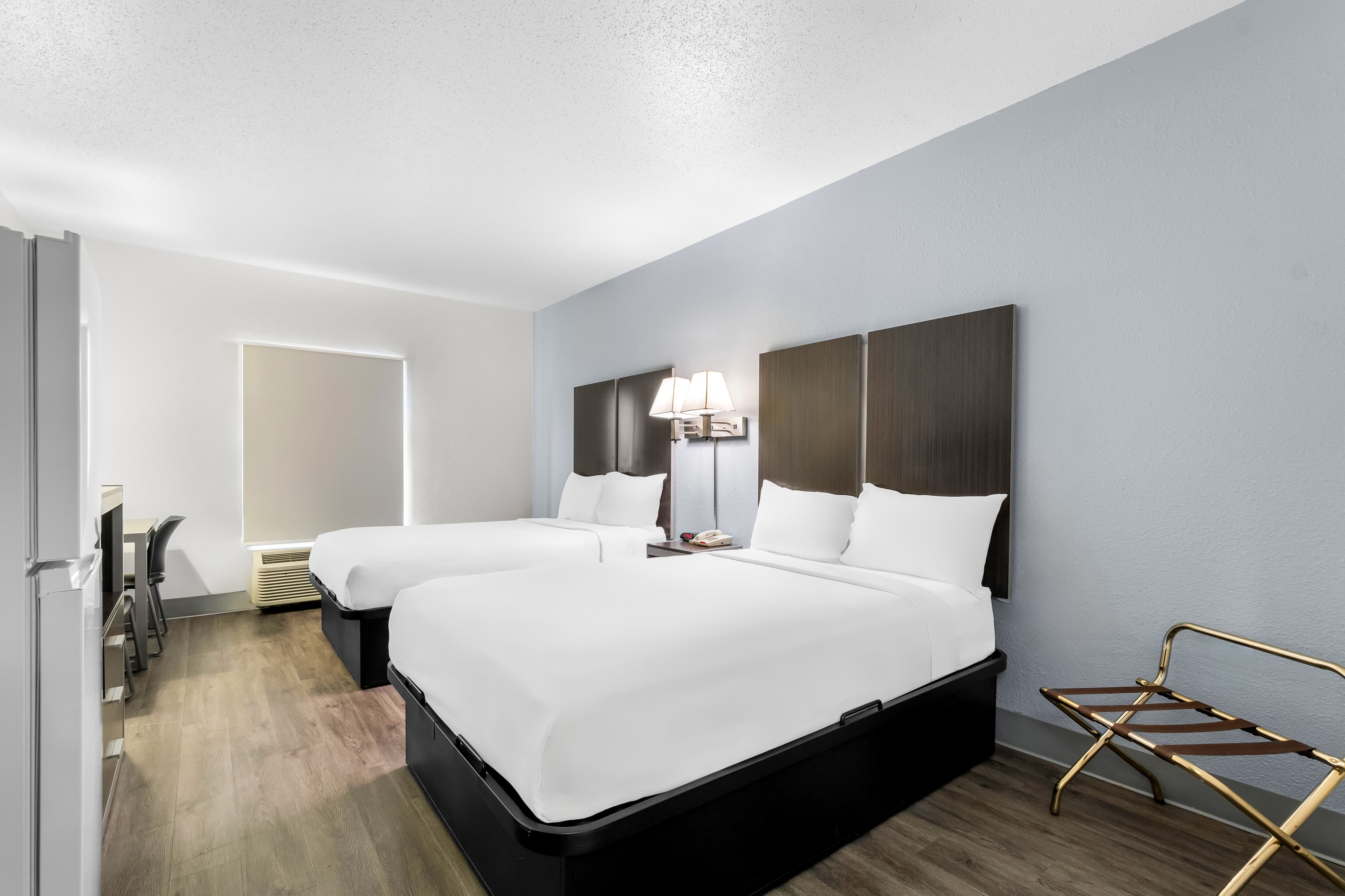 Suburban Studios Chattanooga Northeast - Ooltewah — 16