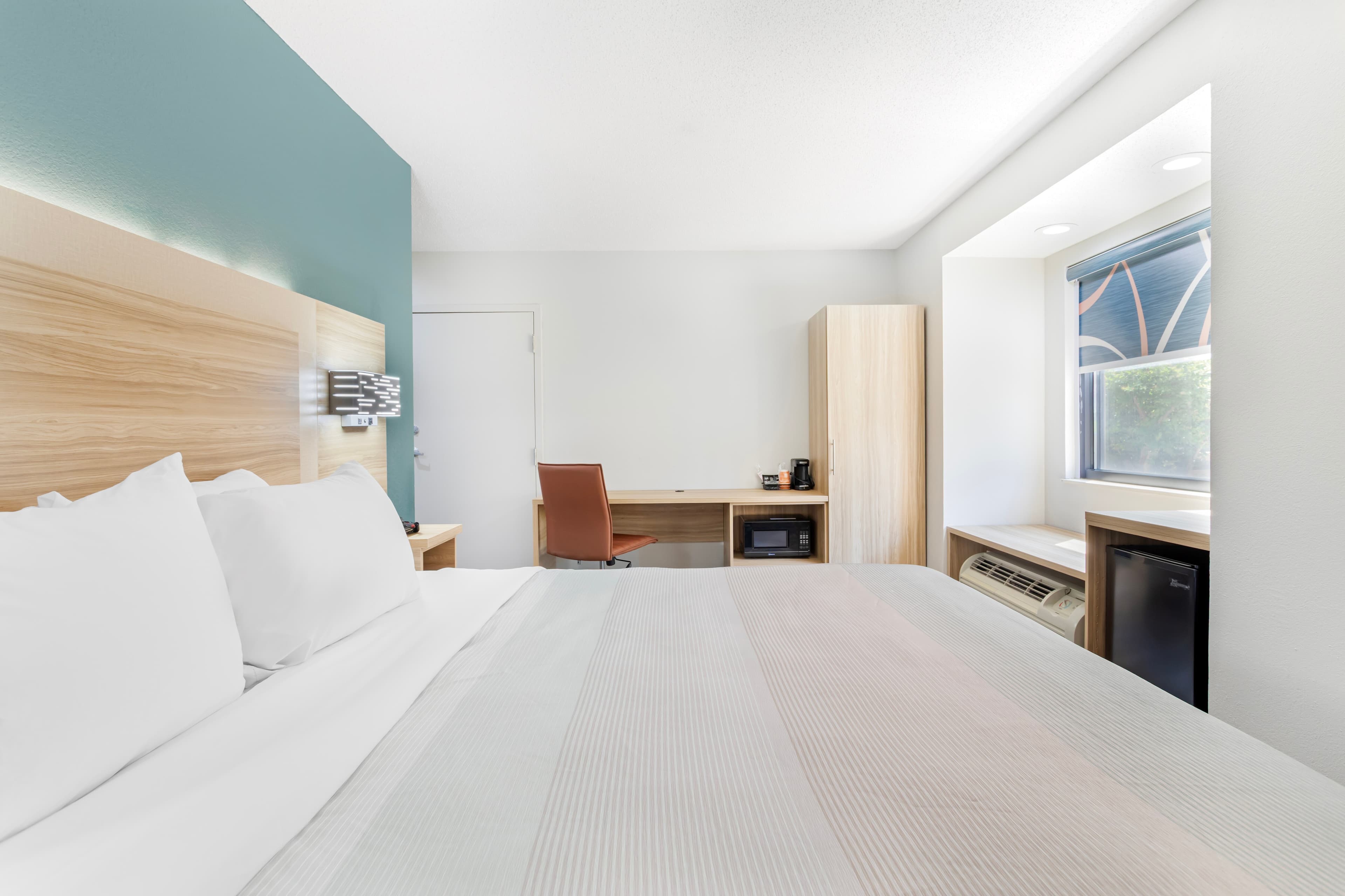 Quality Inn & Suites - Image 4
