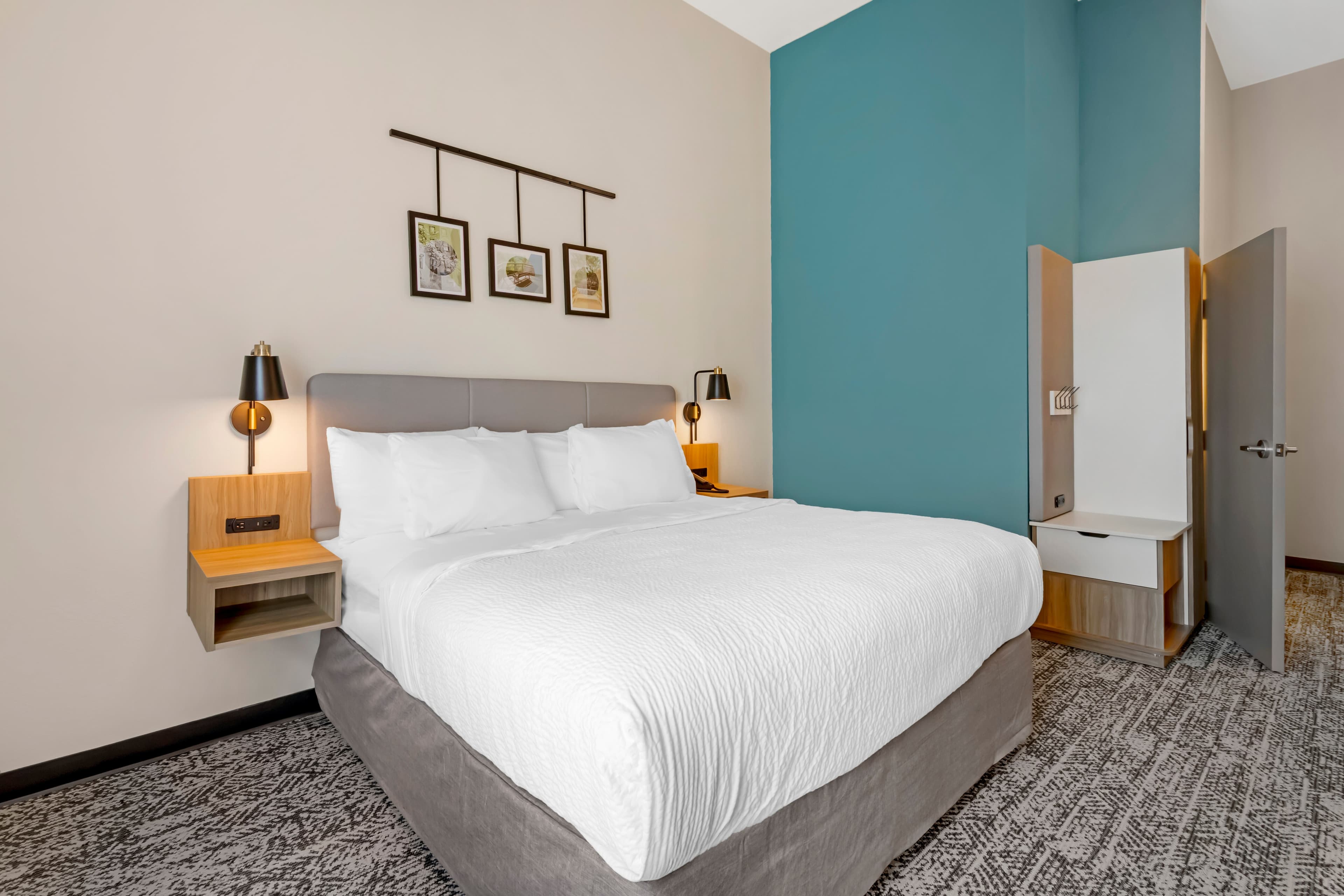 Sleep Inn & Suites - Image 3