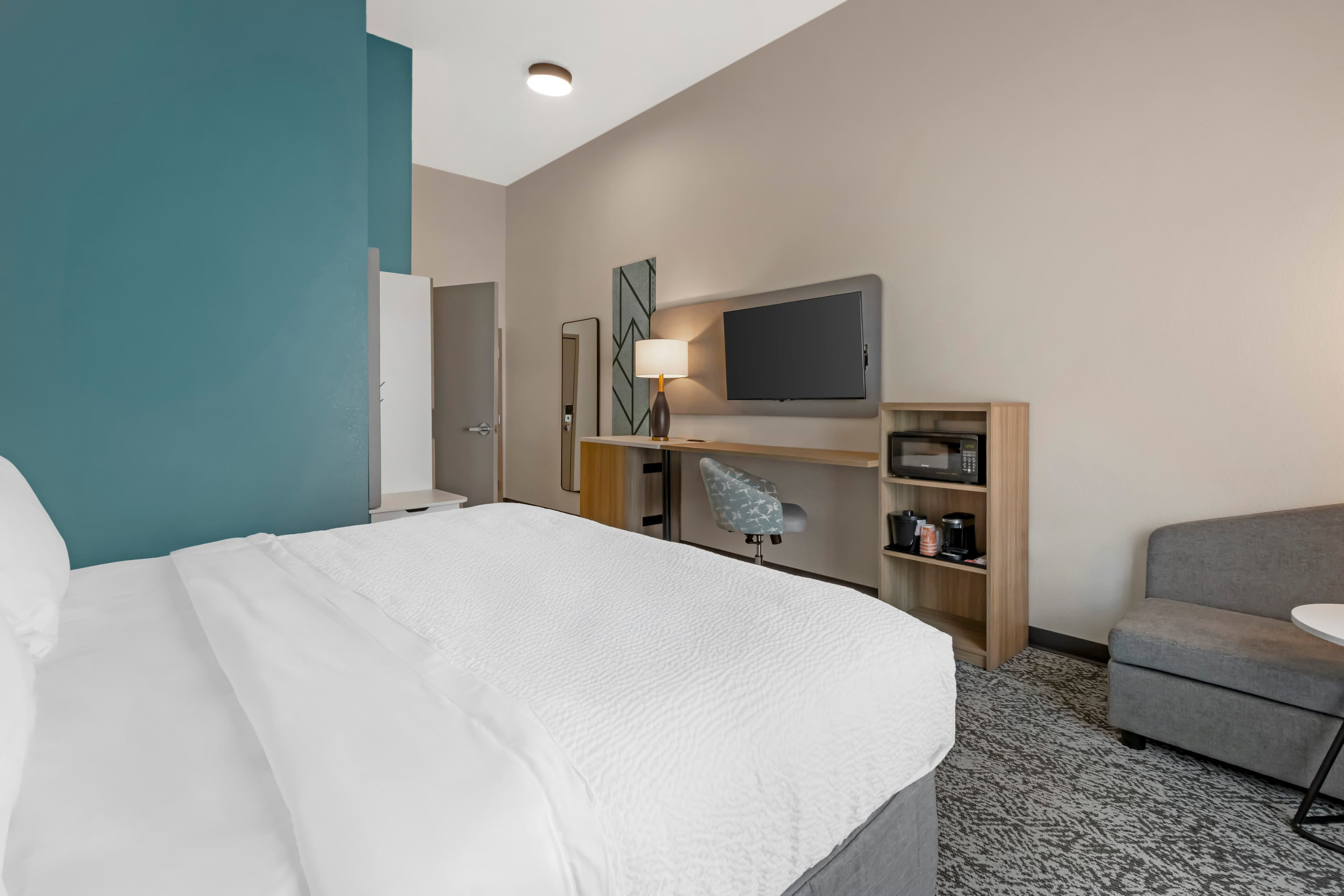 Sleep Inn & Suites - Image 4