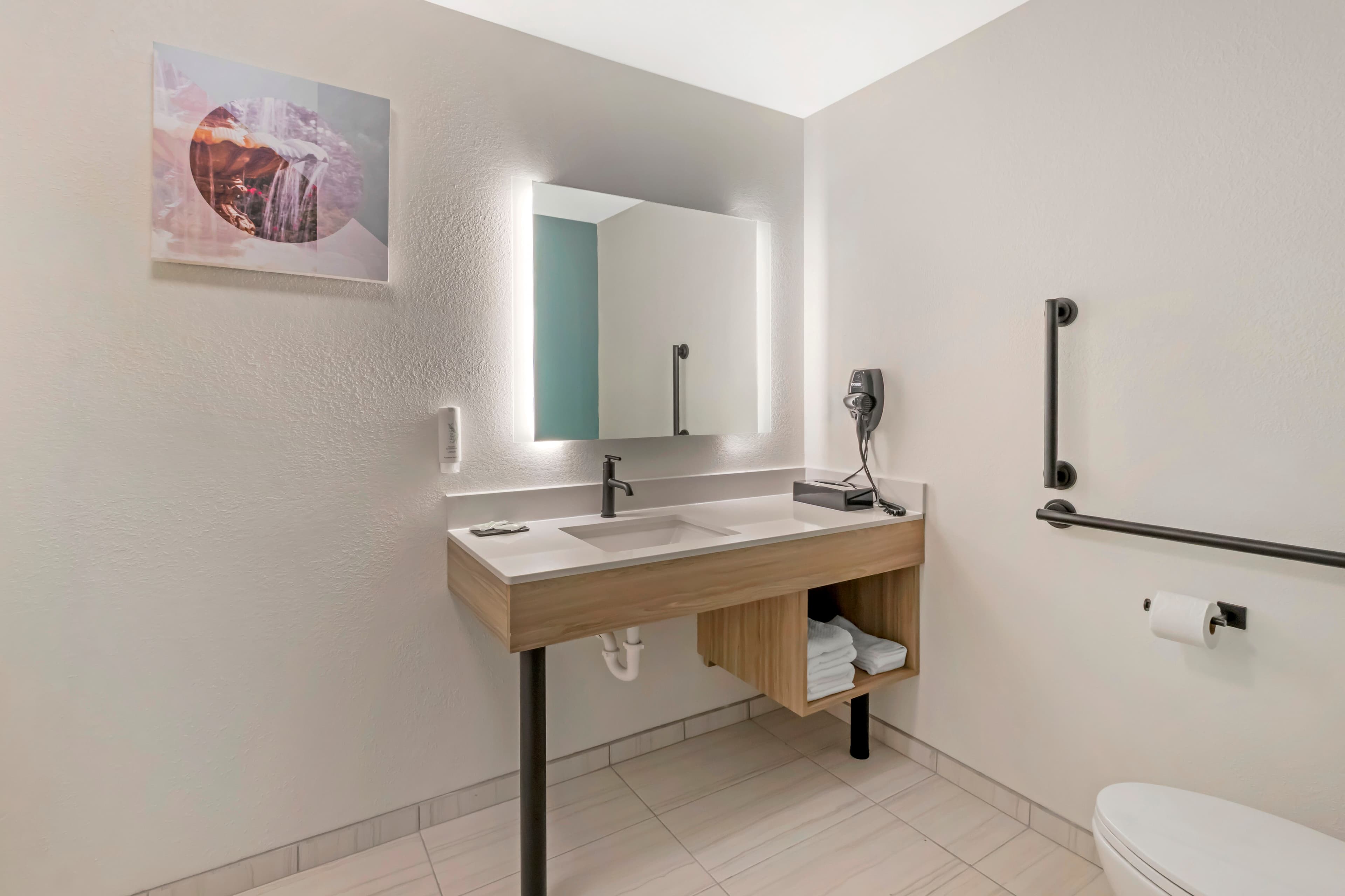 Sleep Inn & Suites - Image 5