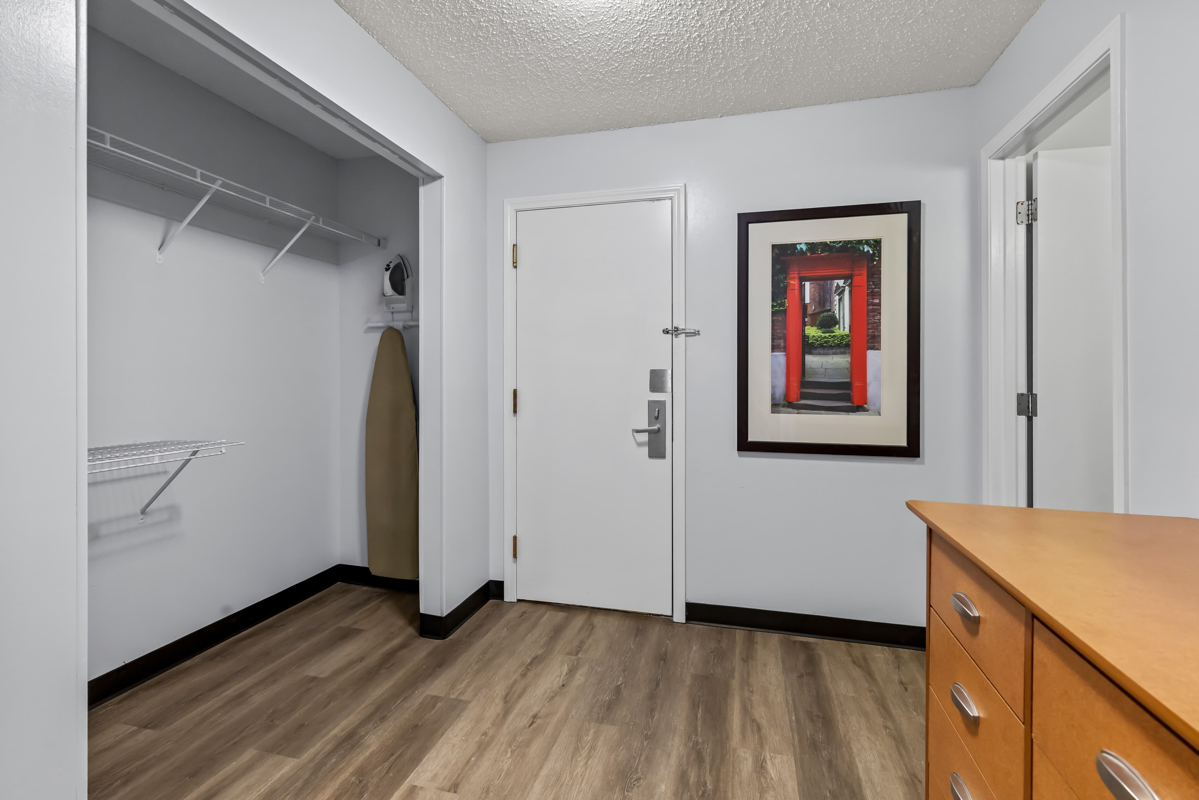 Suburban Studios Brentwood - Nashville — 16