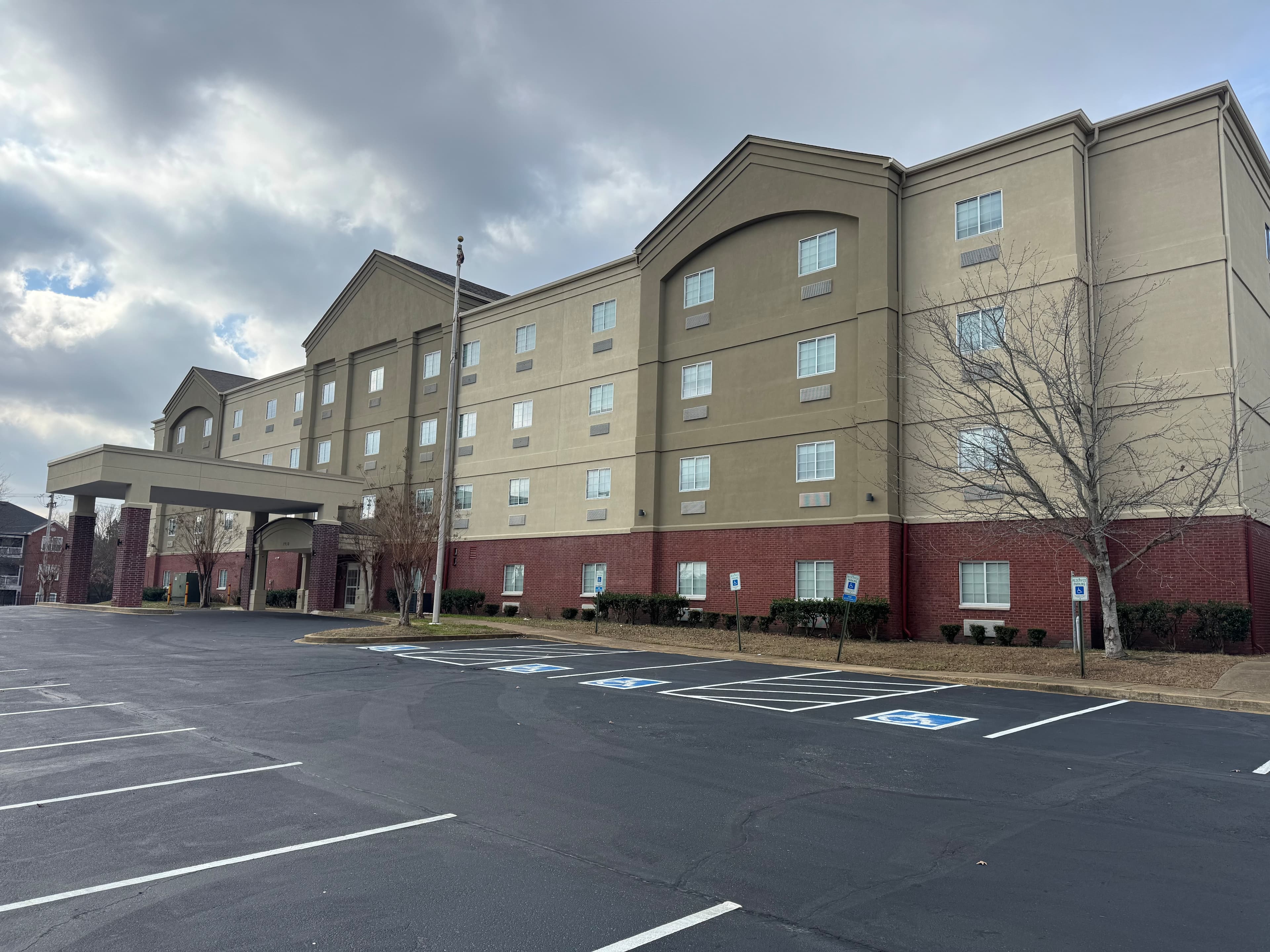 Comfort Inn & Suites Memphis Germantown - Image 1