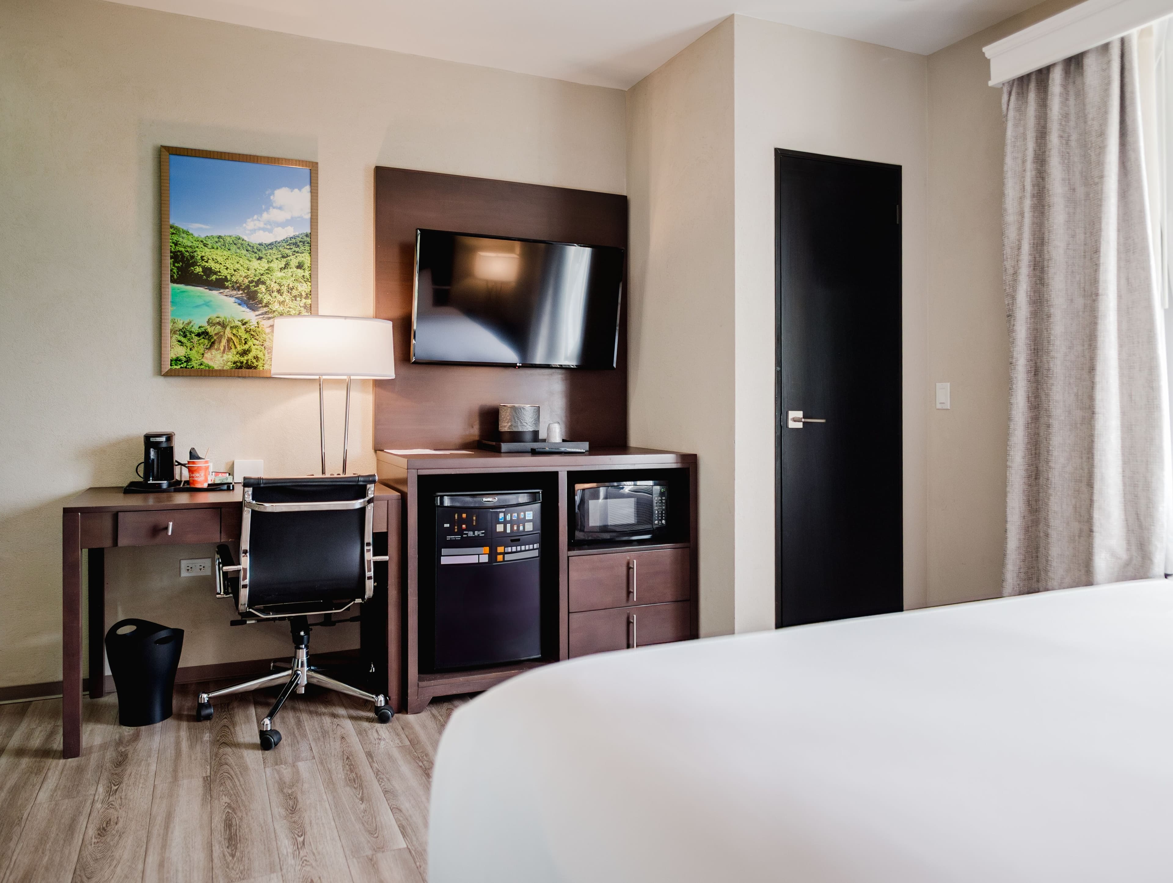 Comfort Inn & Suites Tobago - Image 3