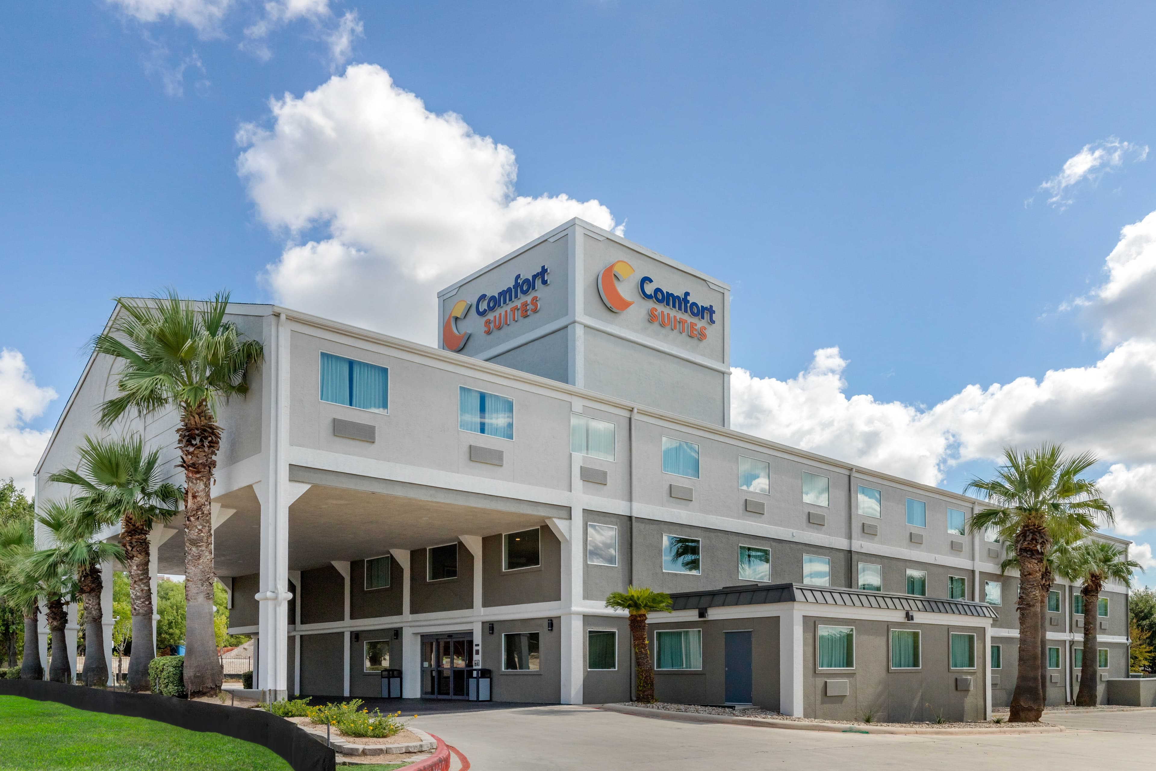 Comfort Suites San Antonio Airport North - Image 1