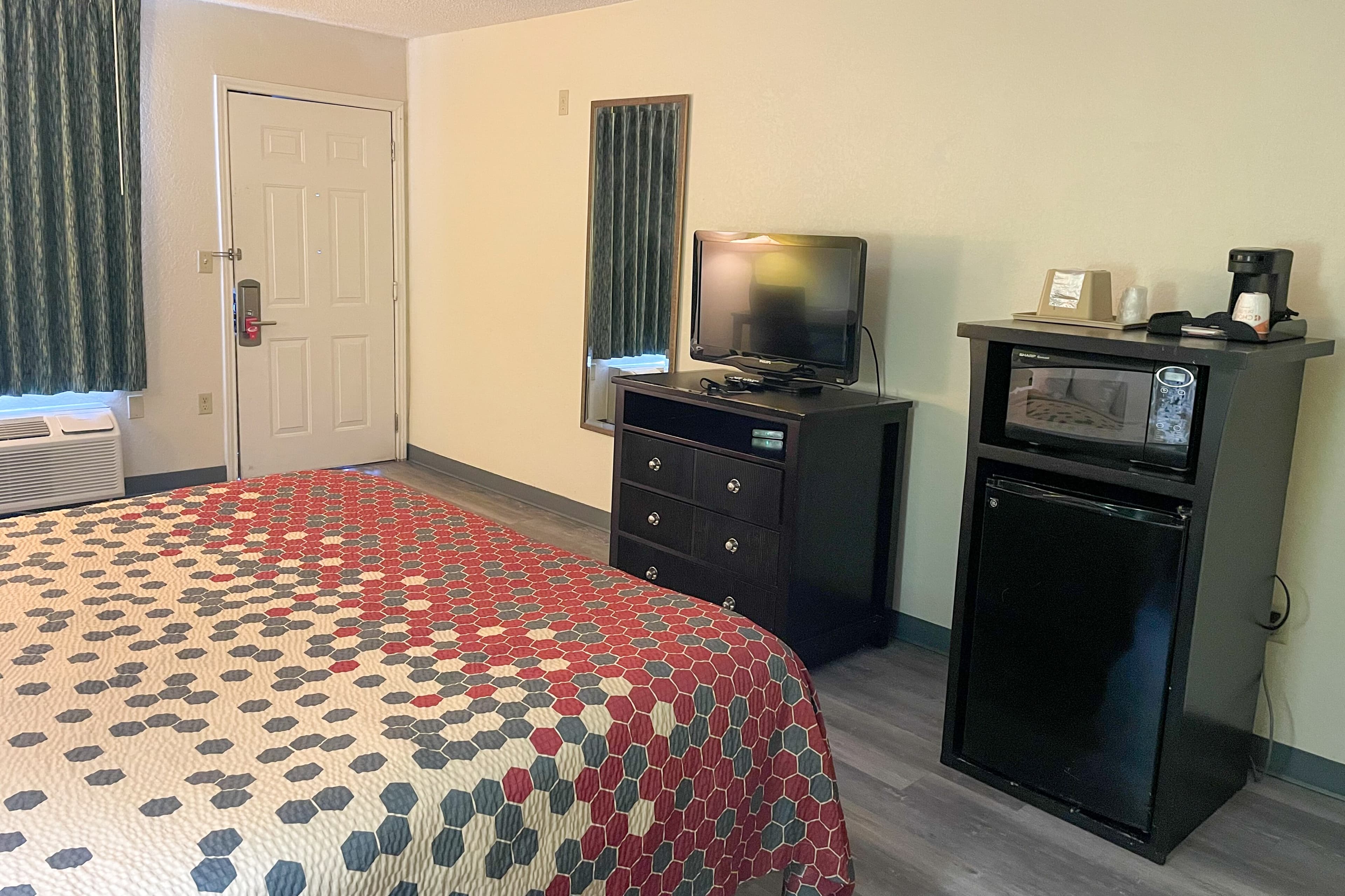 Econo Lodge Inn & Suites Sweetwater I-20 - Image 3