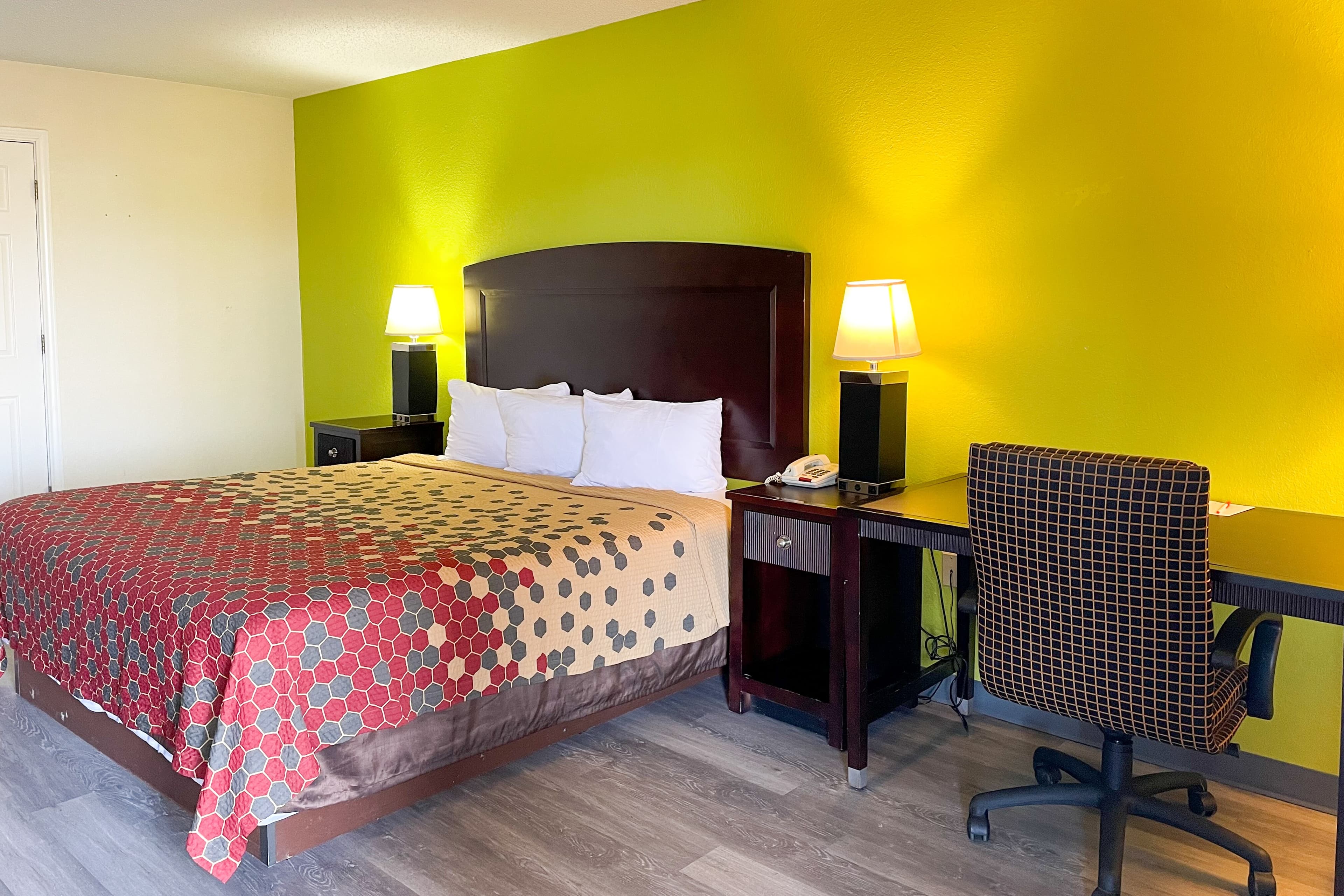 Econo Lodge Inn & Suites Sweetwater I-20 - Image 4