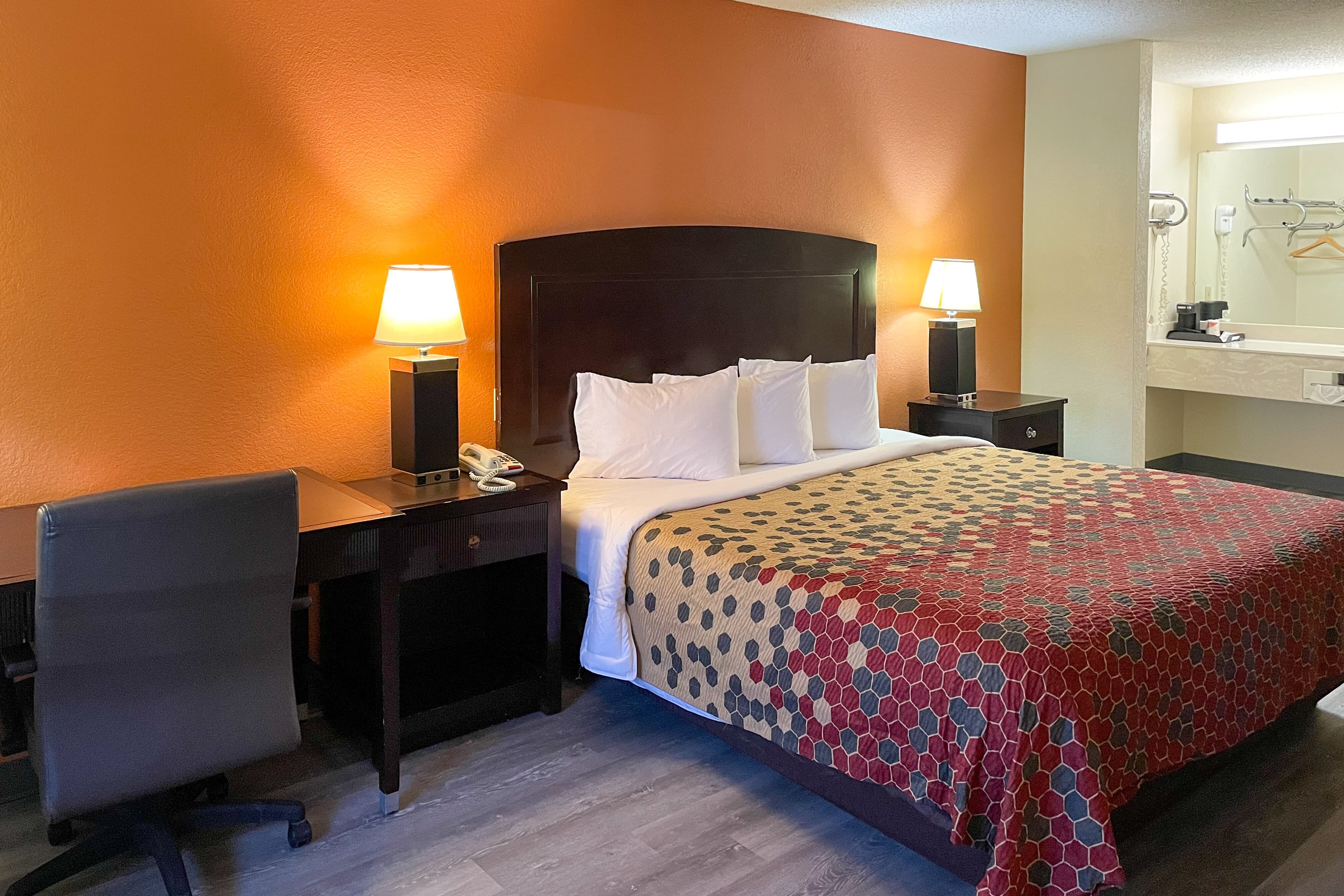 Econo Lodge Inn & Suites Sweetwater I-20 — 7
