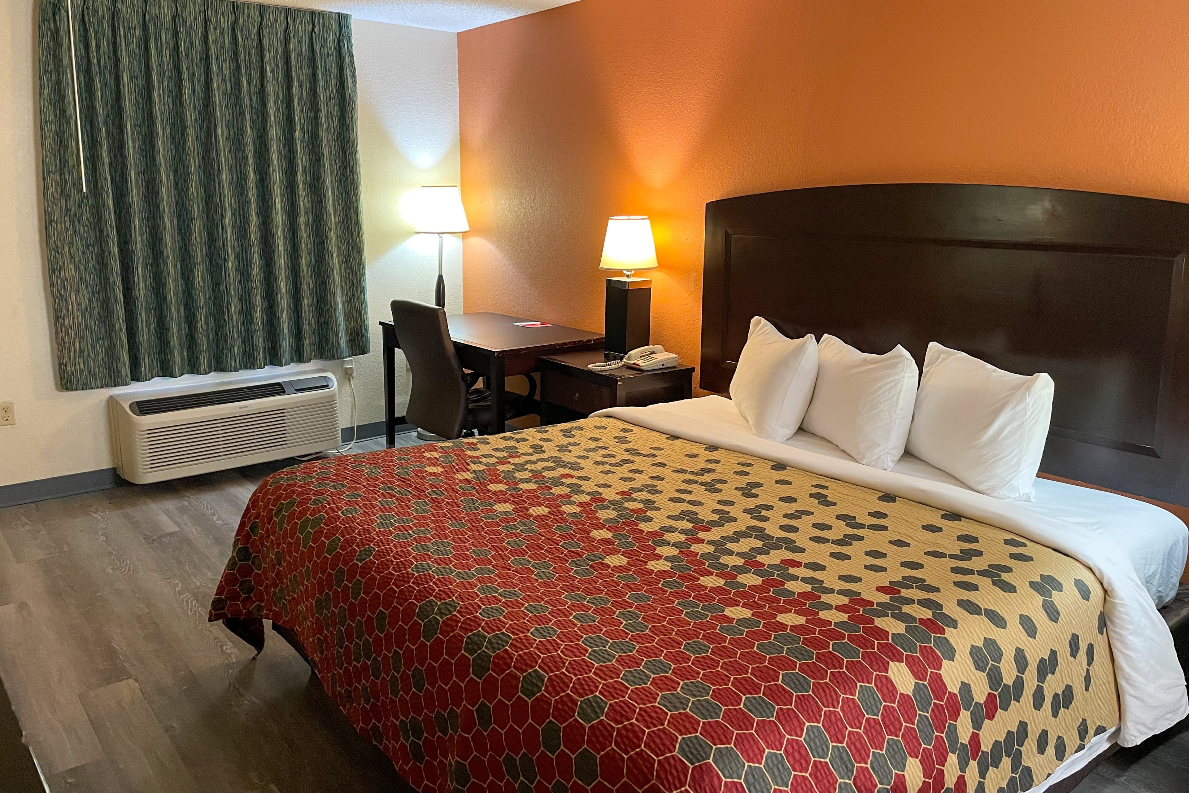 Econo Lodge Inn & Suites Sweetwater I-20 — 9