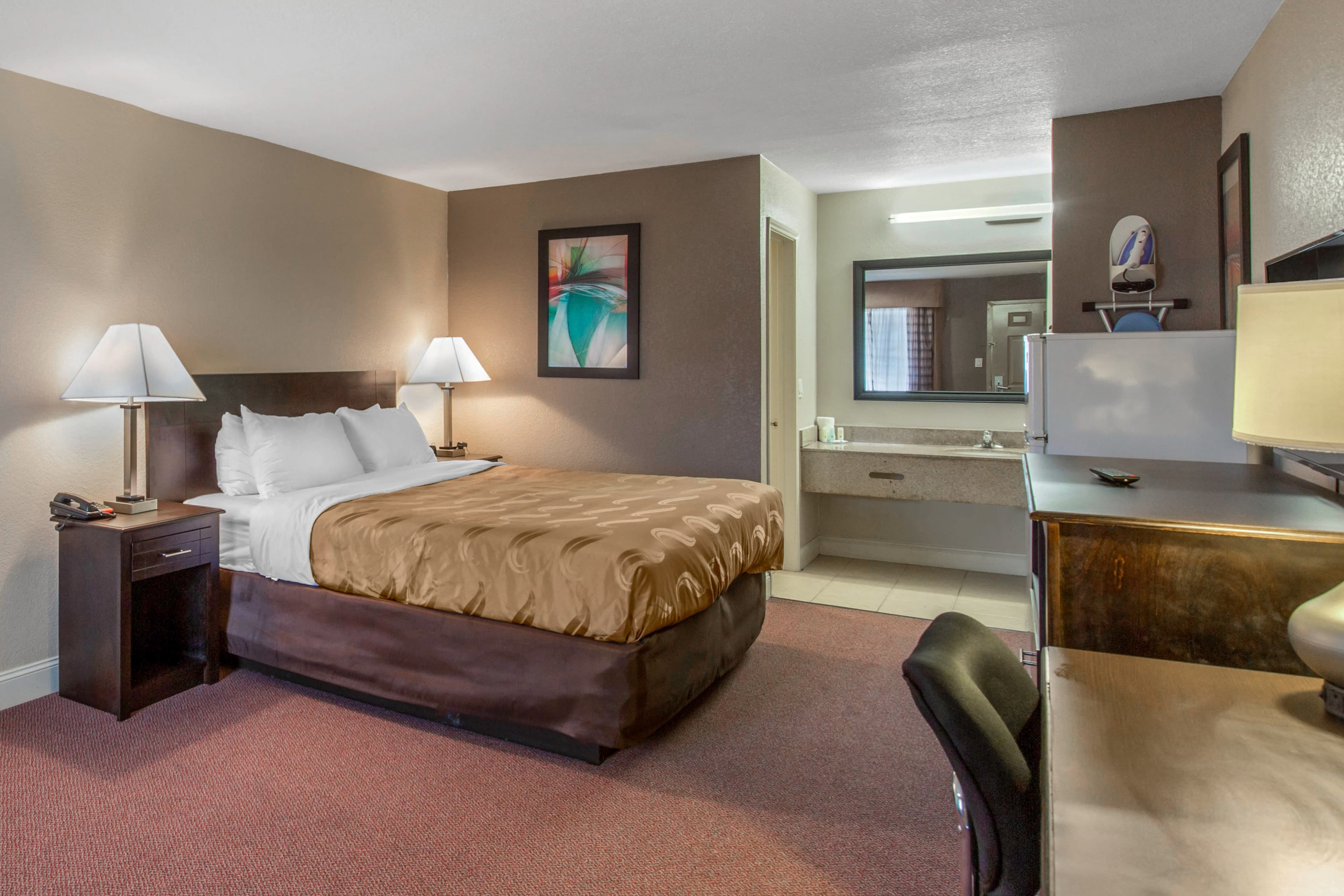 Quality Inn & Suites Port Arthur - Nederland — 4