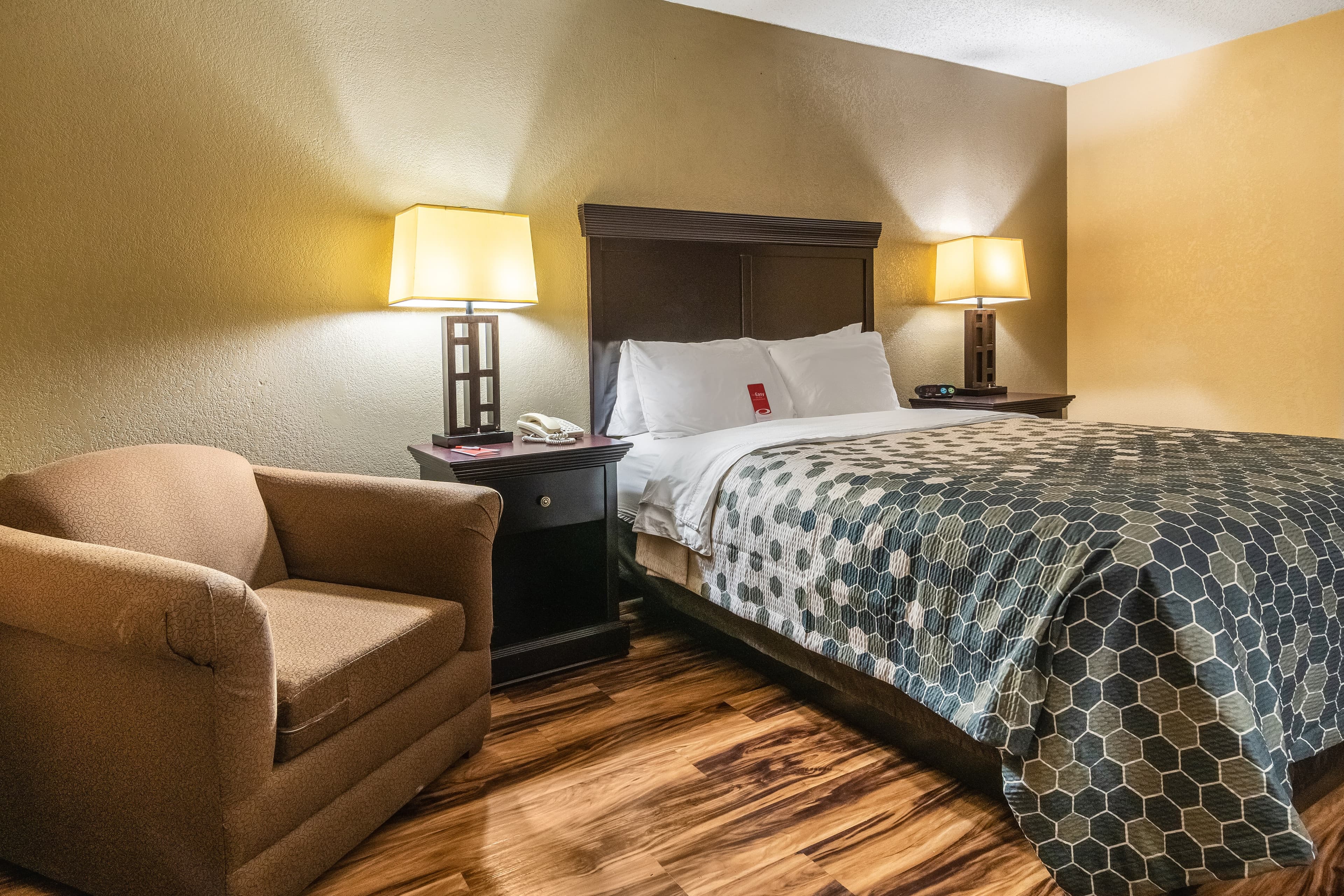 Econo Lodge Hillsboro I-35 — 15