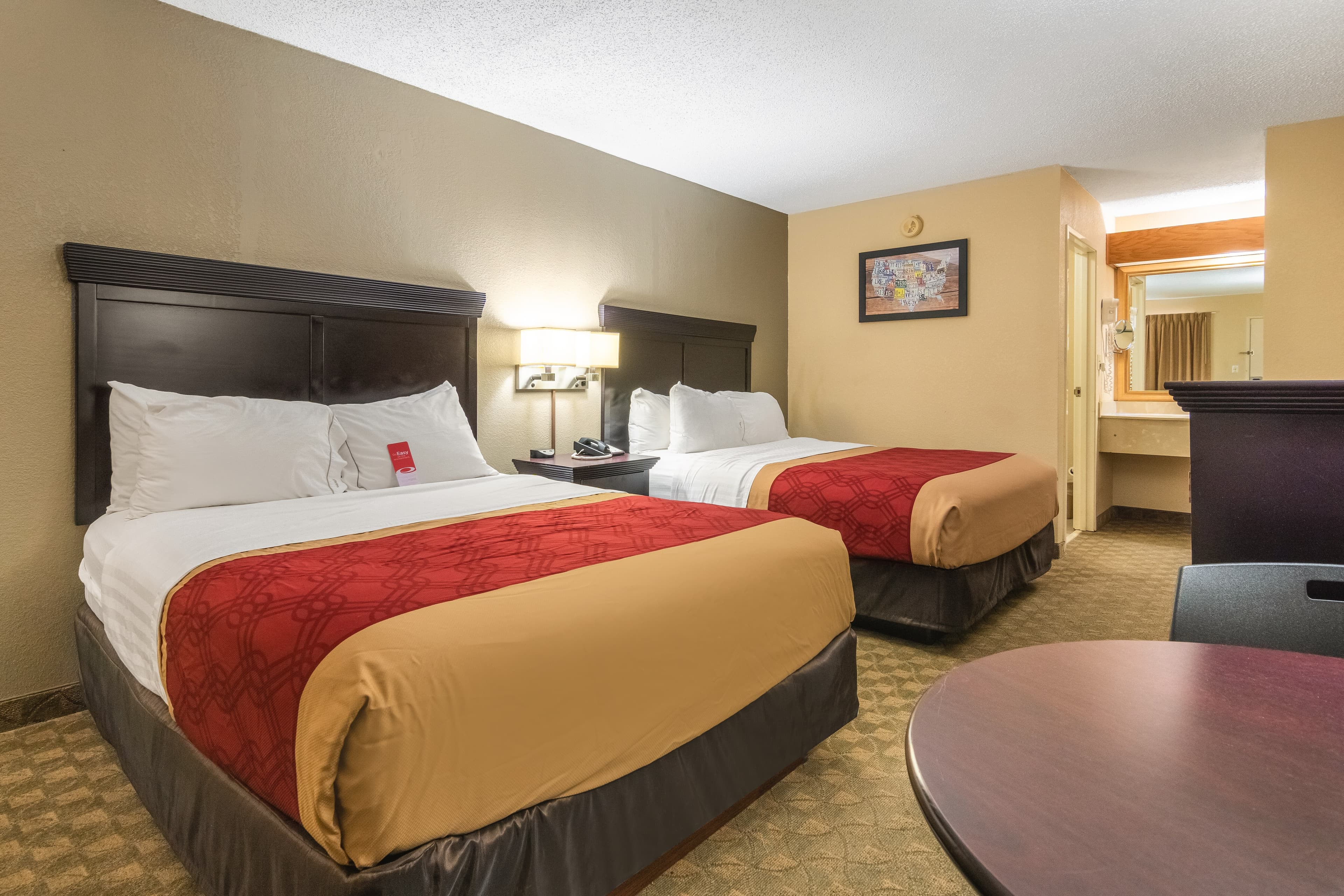Econo Lodge Hillsboro I-35 — 32