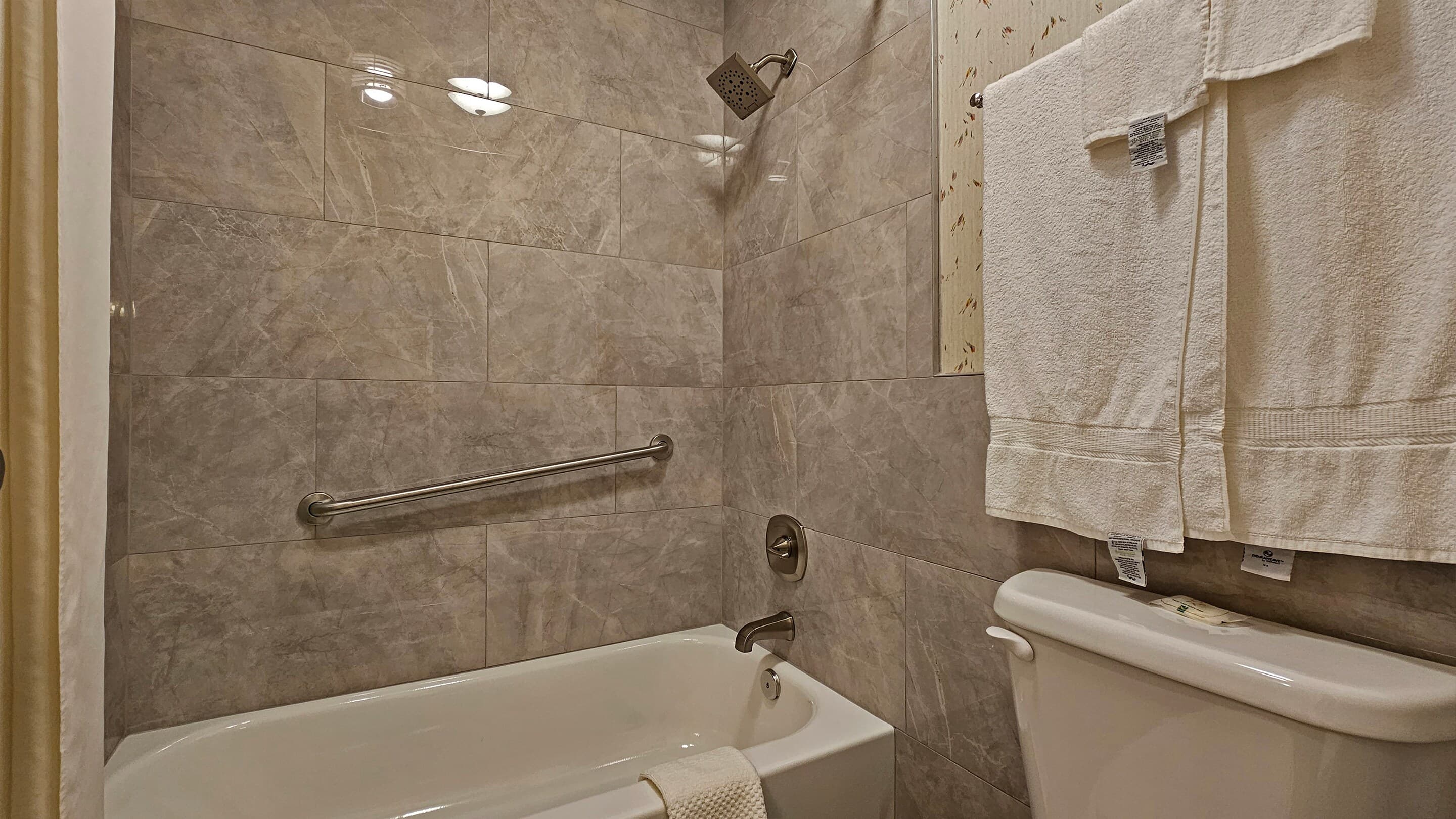 Quality Inn Ennis — 7