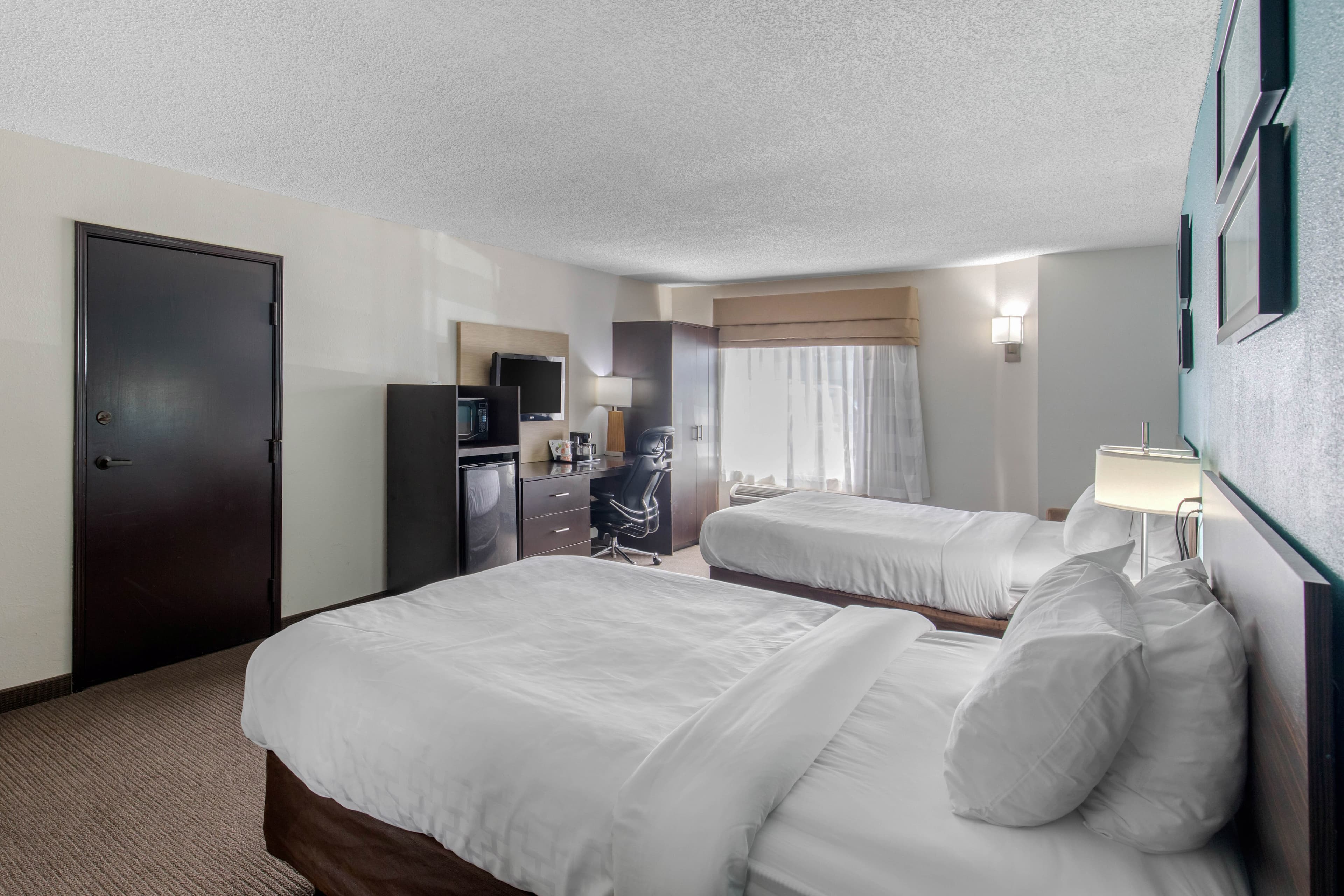 Clarion Inn & Suites DFW North — 8