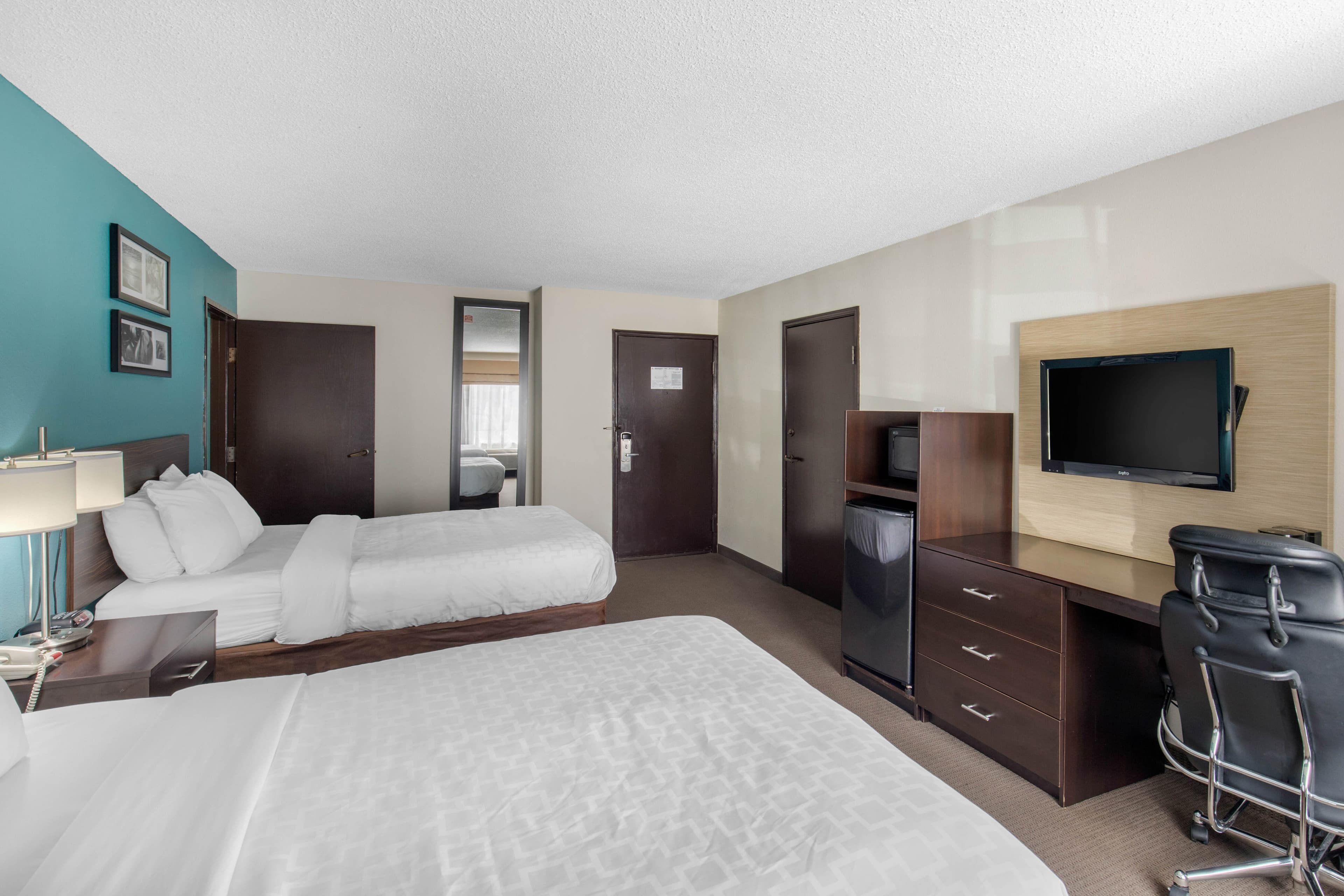 Clarion Inn & Suites DFW North — 10