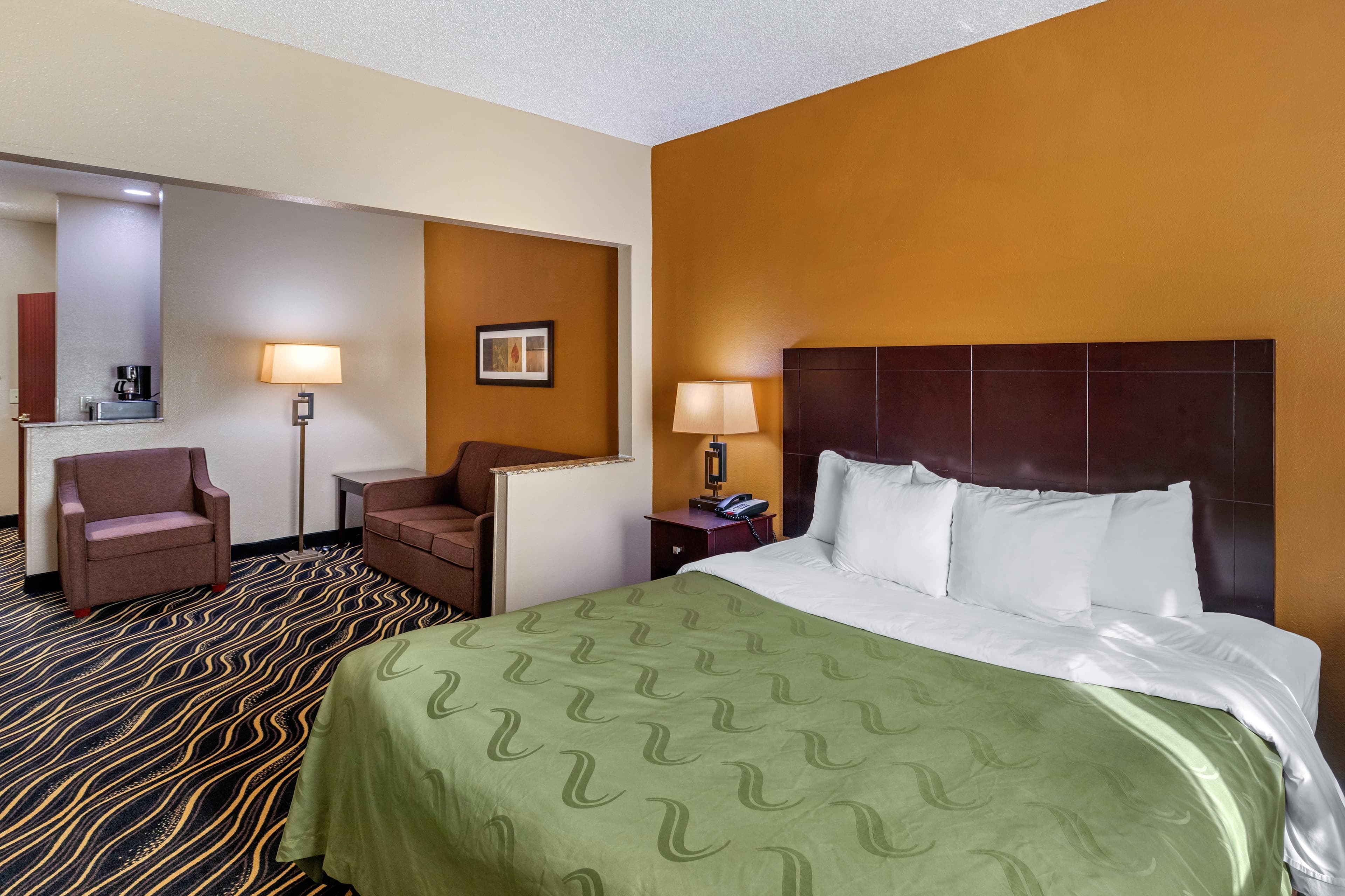 Quality Suites Addison-Dallas — 6