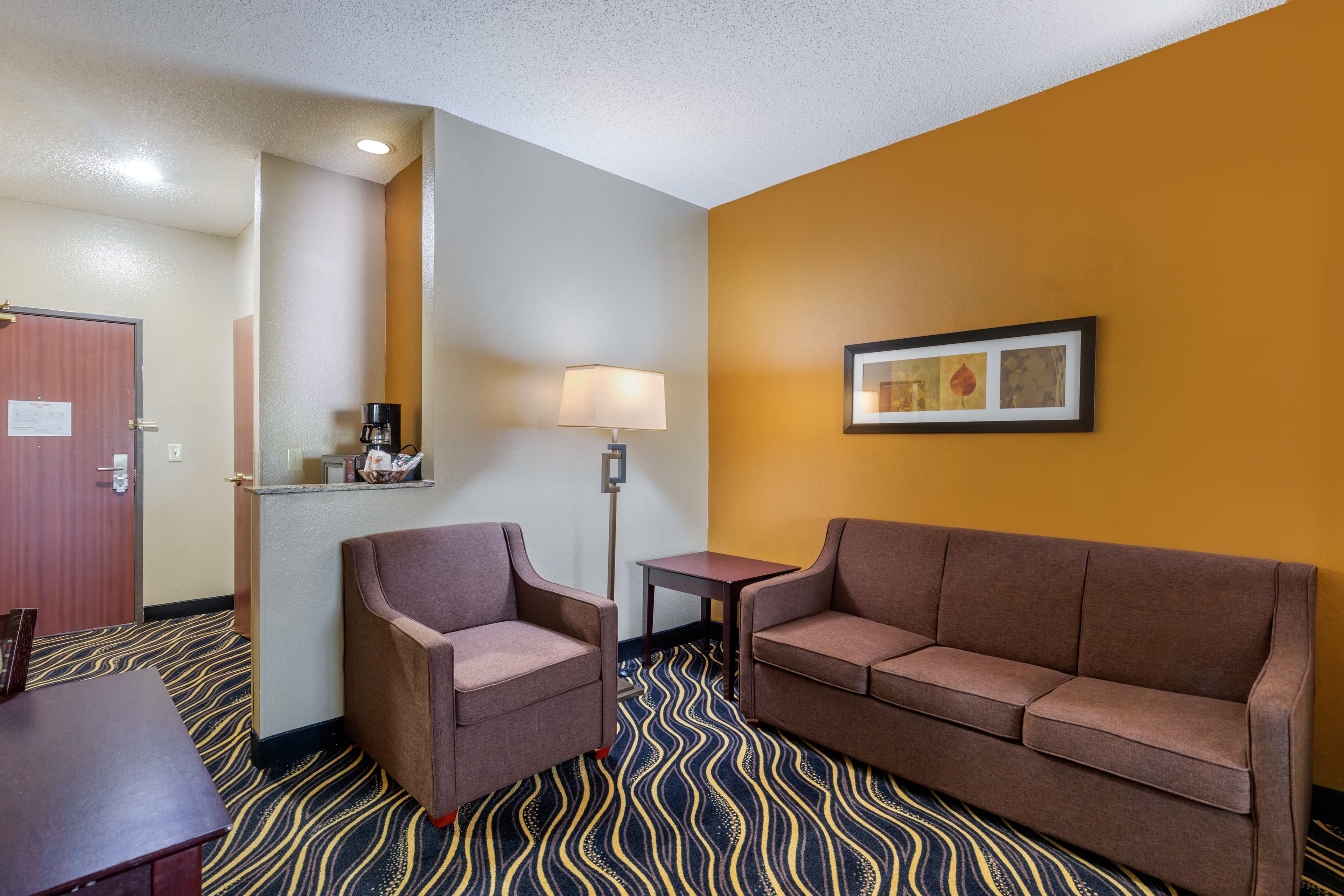 Quality Suites Addison-Dallas — 7