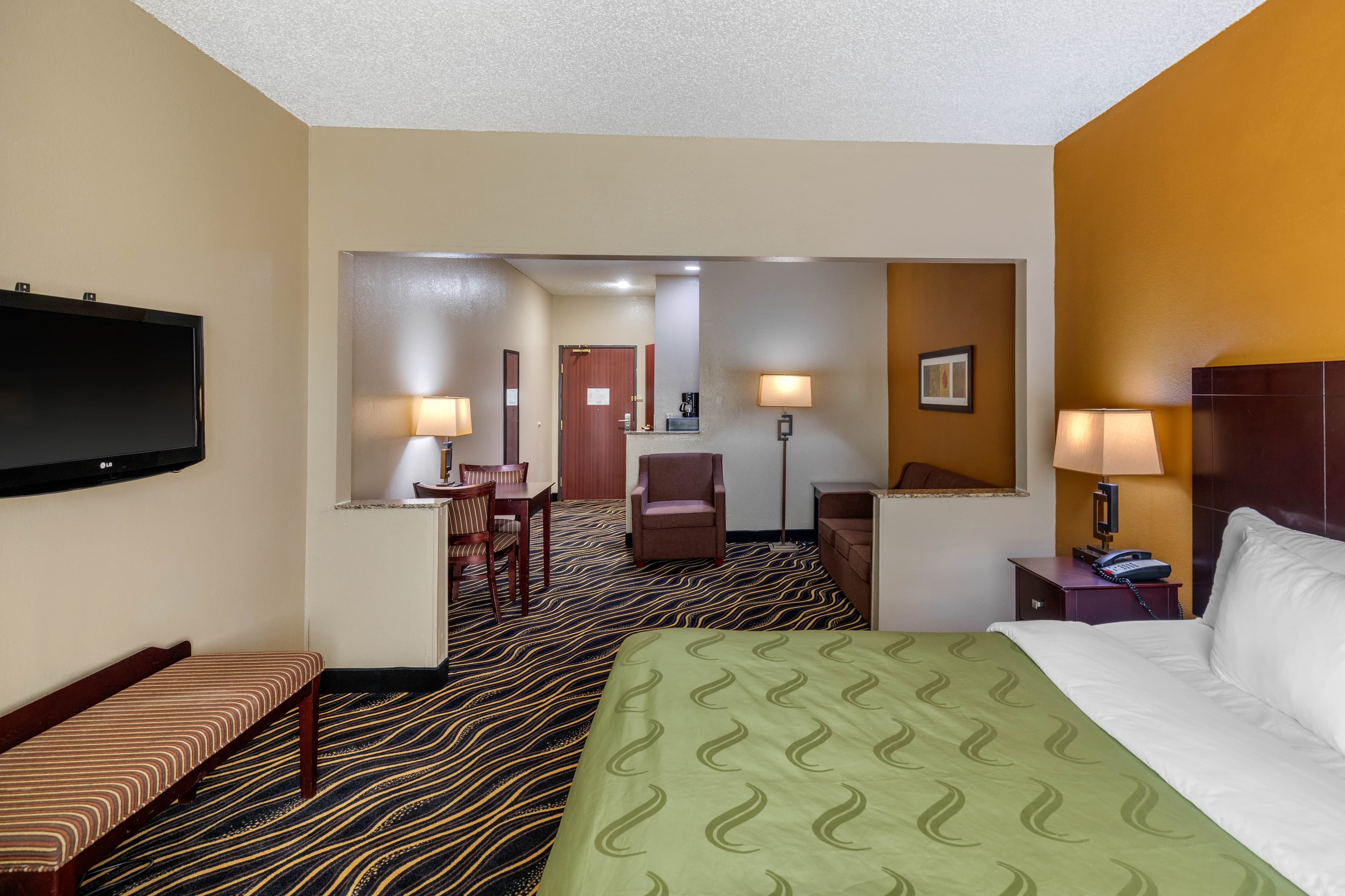 Quality Suites Addison-Dallas — 9