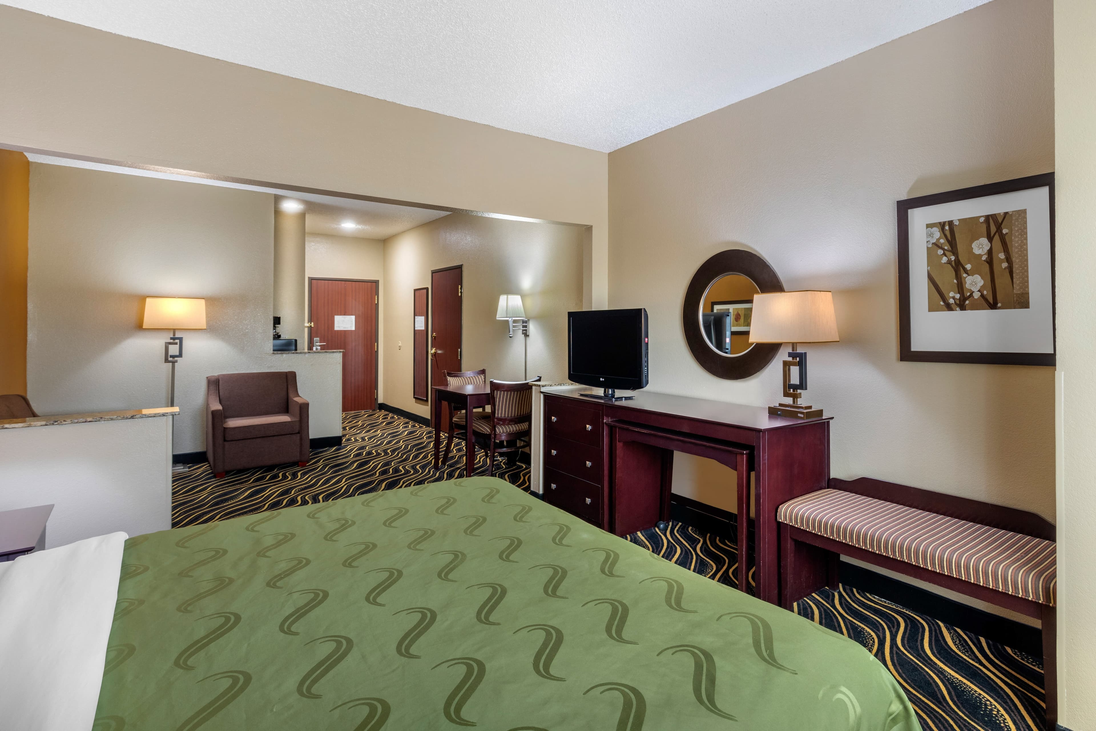 Quality Suites Addison-Dallas - Image 3