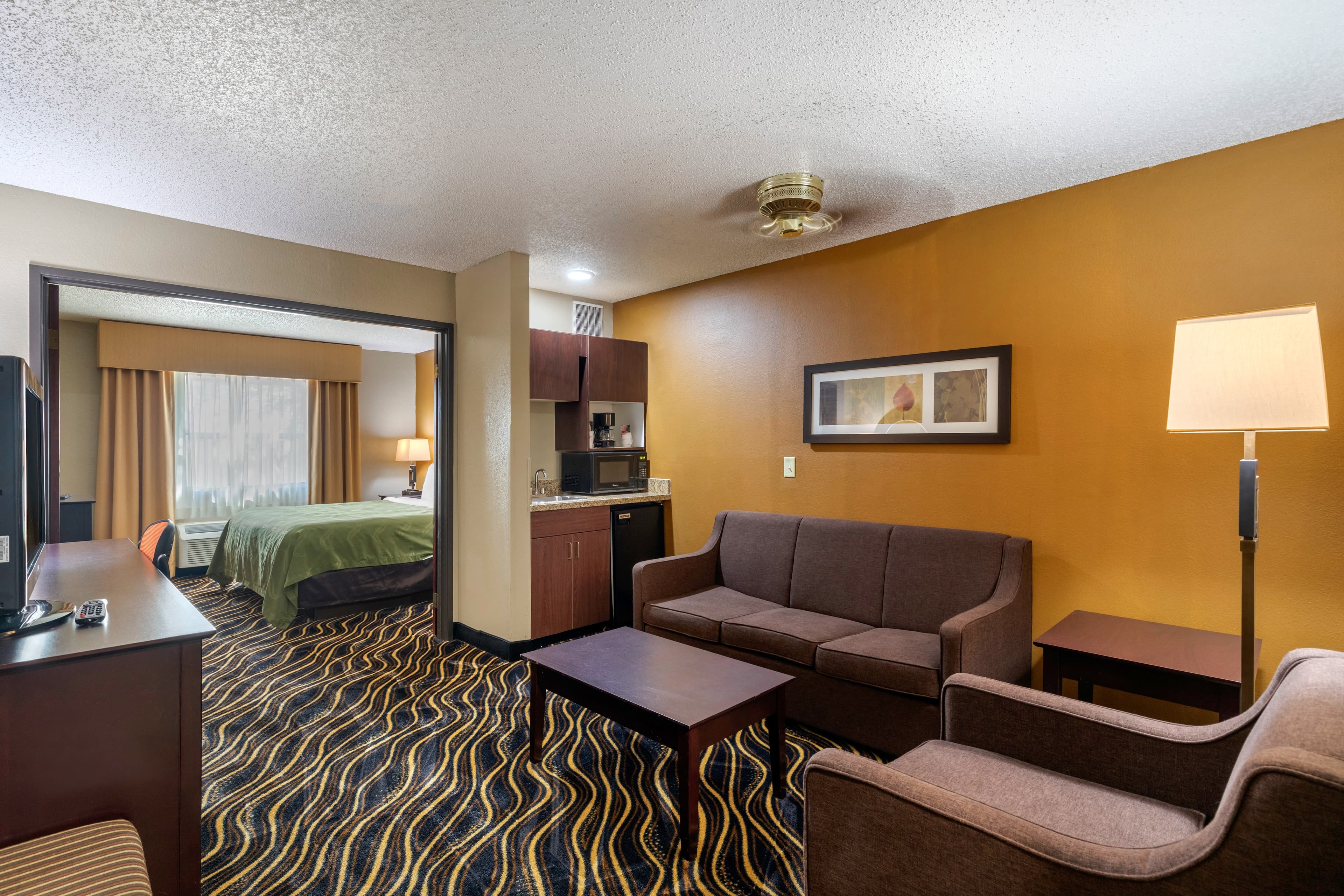 Quality Suites Addison-Dallas — 11