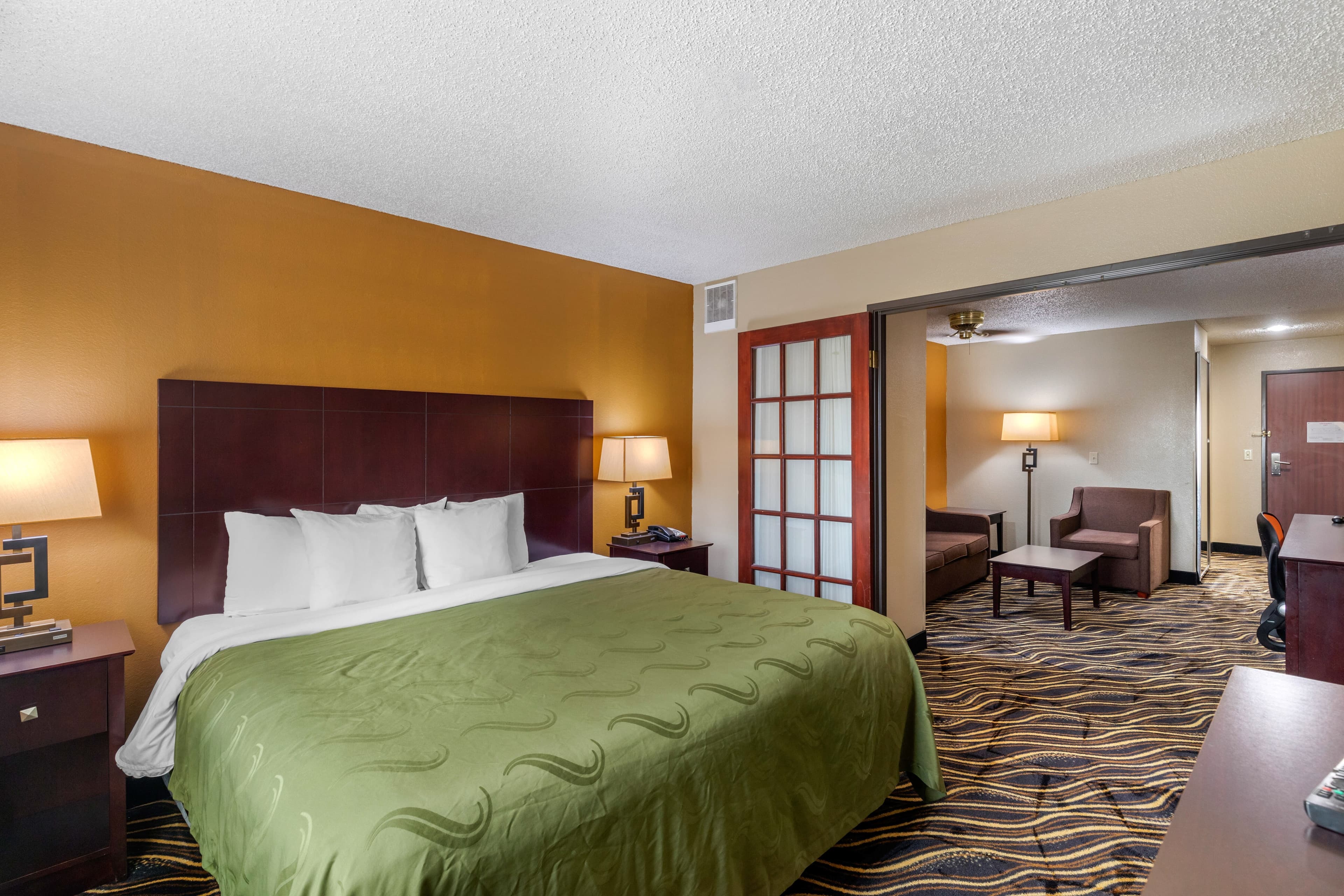 Quality Suites Addison-Dallas — 13