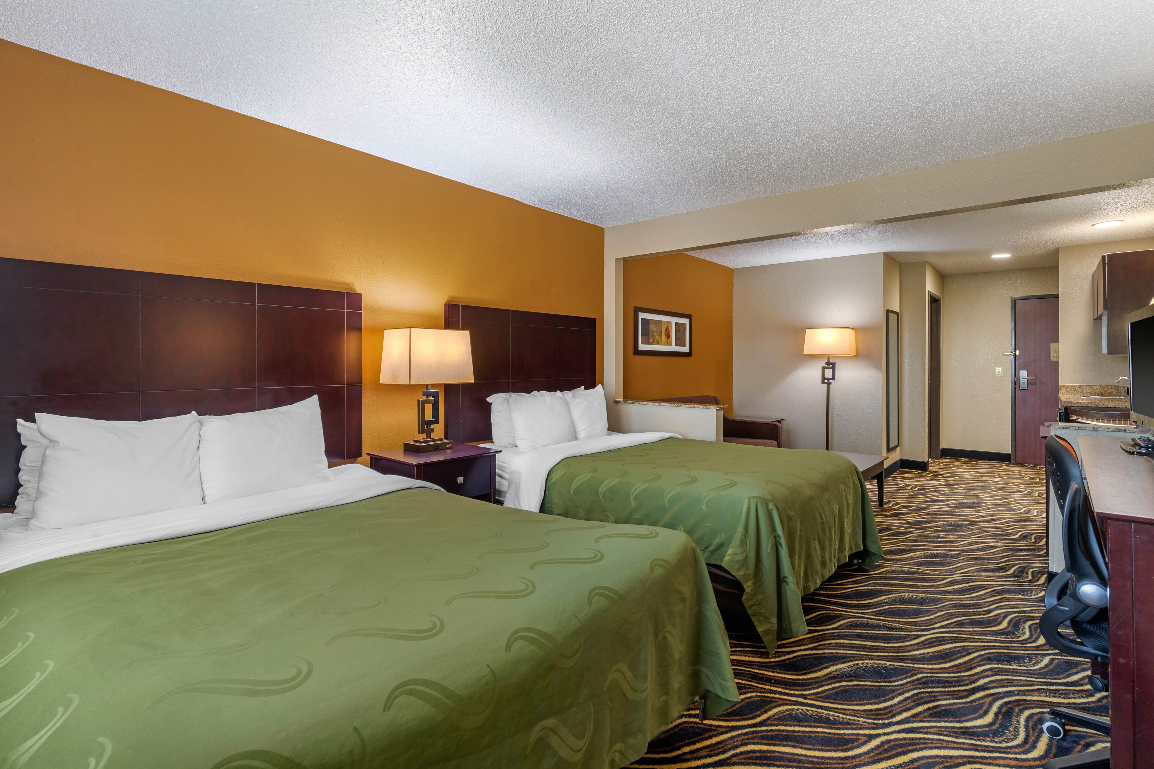 Quality Suites Addison-Dallas — 22