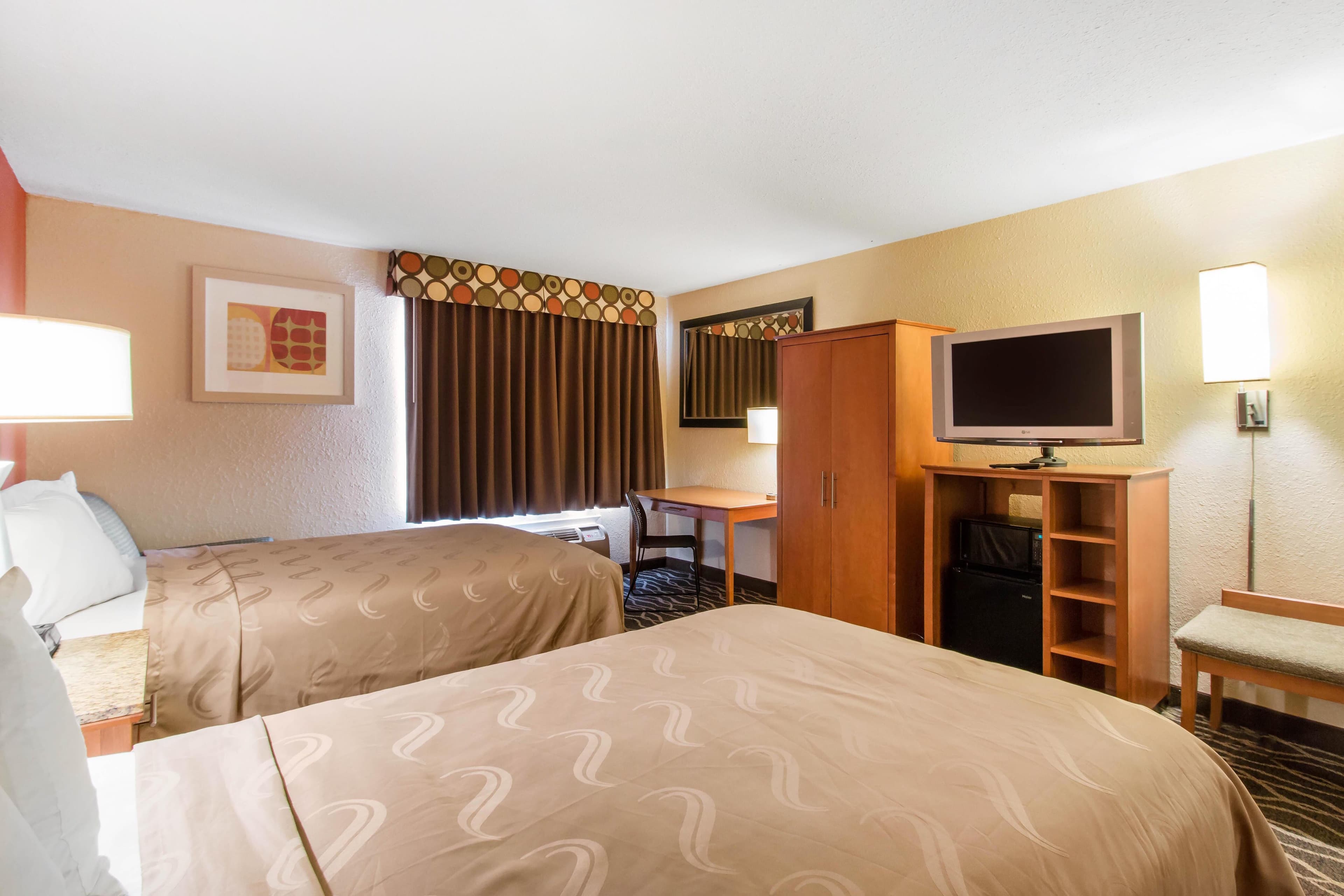 Quality Inn & Suites I-35 near Frost Bank Center — 7