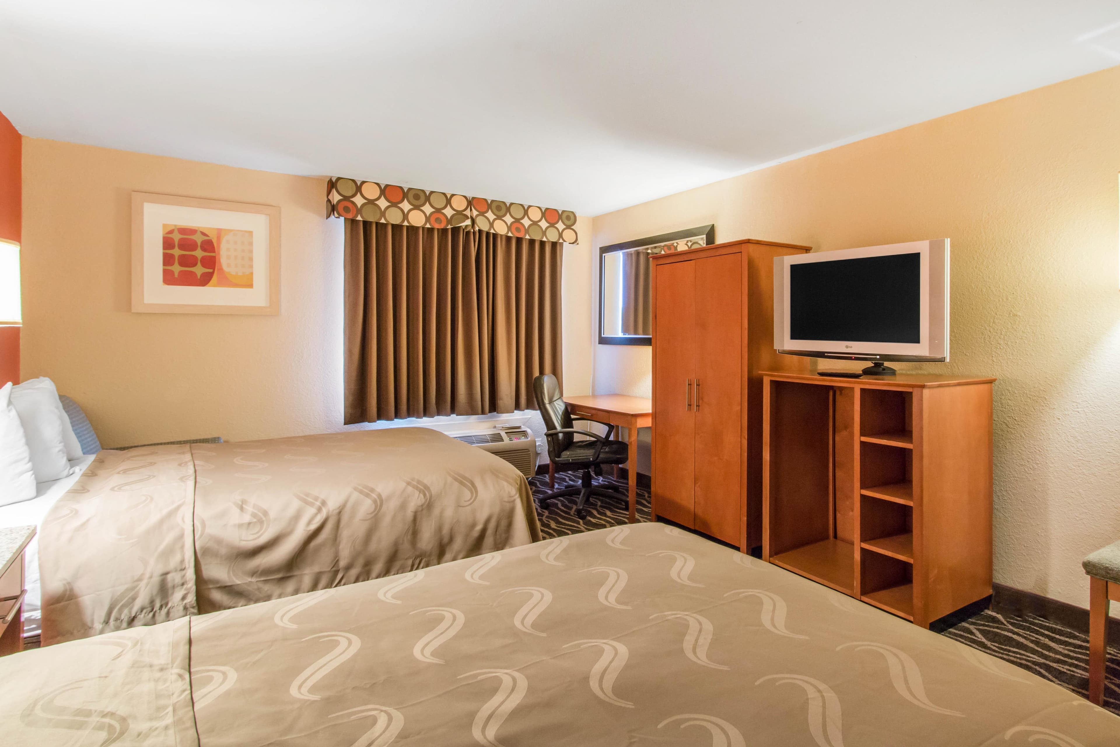 Quality Inn & Suites I-35 near Frost Bank Center - Image 3