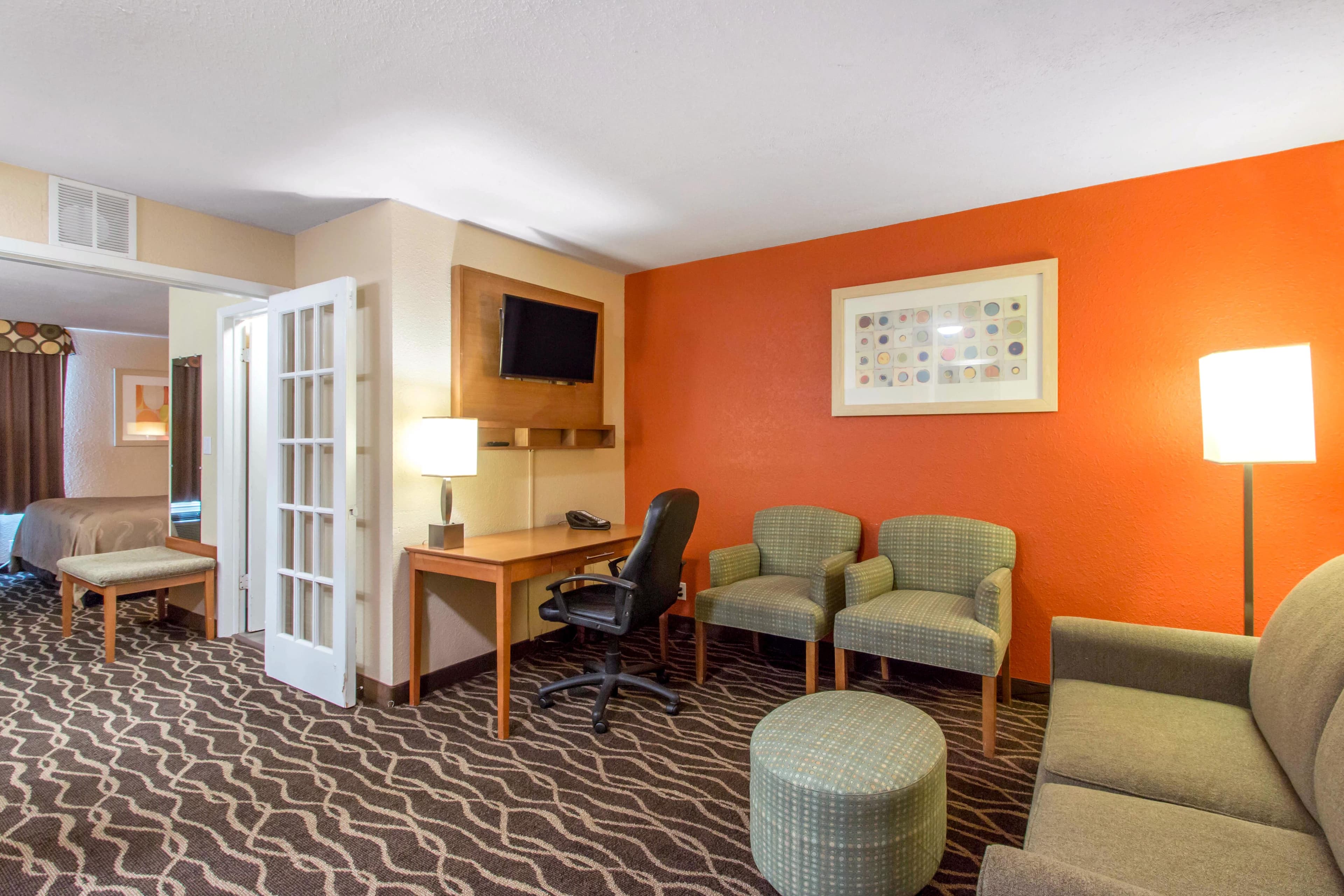 Quality Inn & Suites I-35 near Frost Bank Center — 10